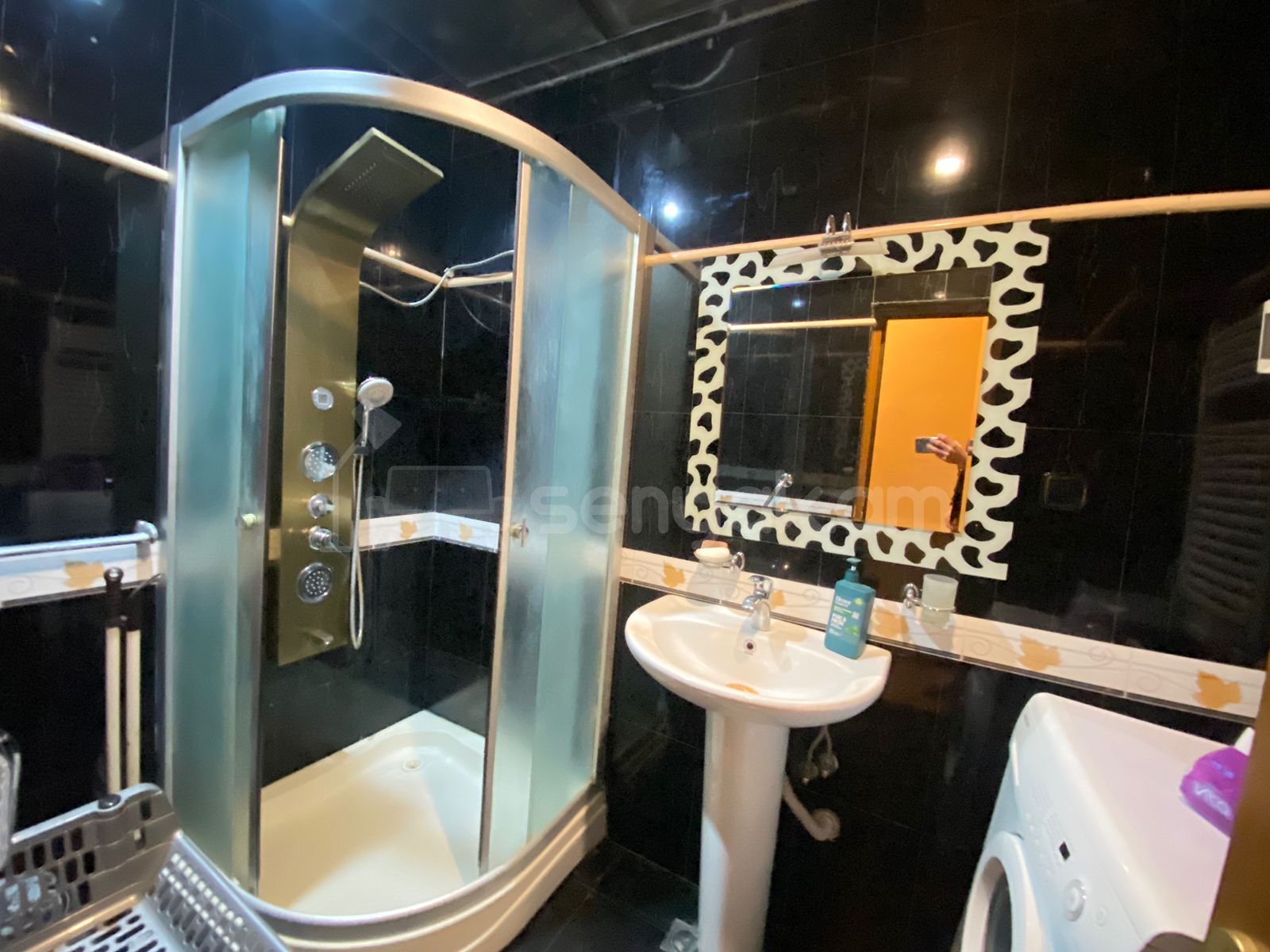 3 Սենյականոց Բնակարան Քարե Շենքում, 74քմ, 3/5 հարկ, Կապիտալ Վերանորոգված, Կահավորված