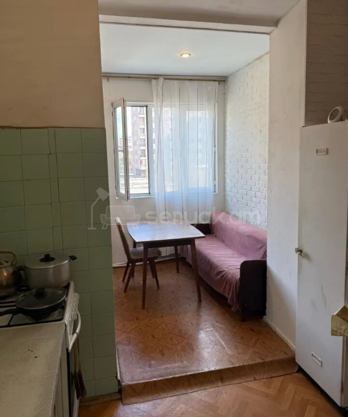 2 Սենյականոց Բնակարան Քարե Շենքում, 70քմ, 4/4 հարկ, Նորմալ Վիճակում, Կահավորված