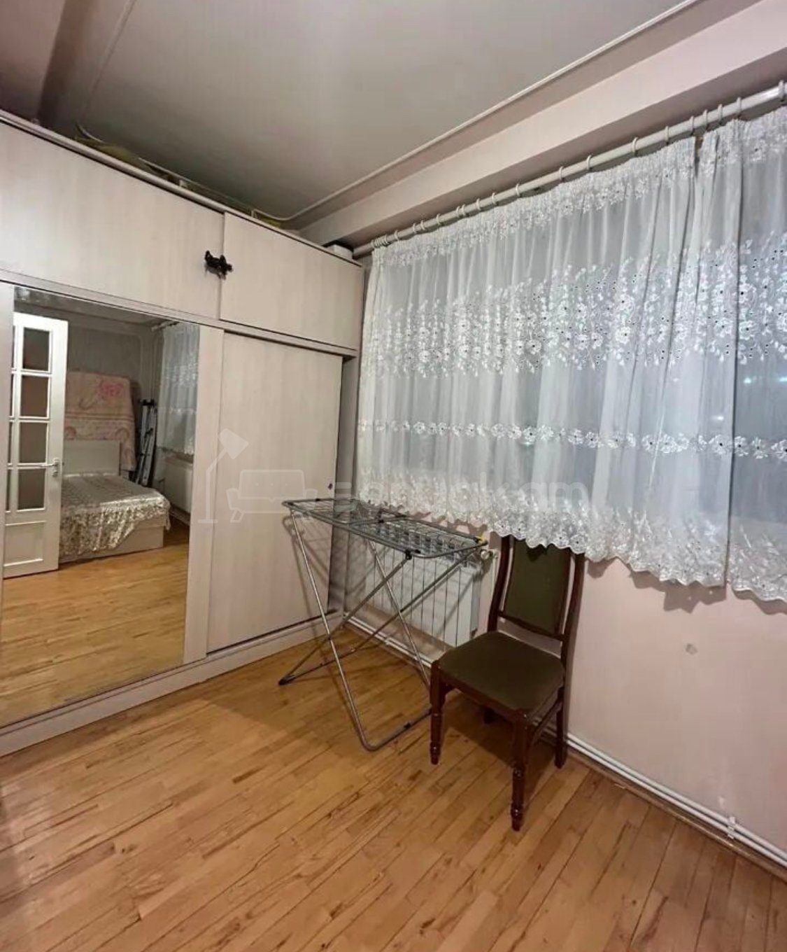 3 Սենյականոց Բնակարան, 100քմ, 2/9 հարկ, Նորմալ Վիճակում, Կահավորված