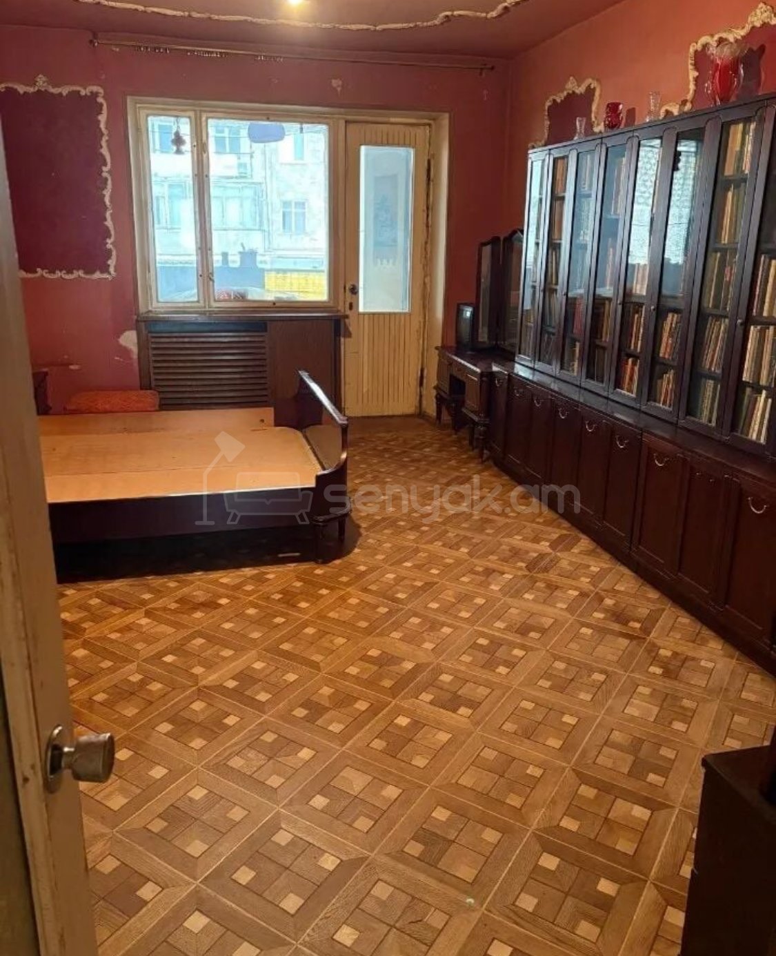 3 Սենյականոց Բնակարան Քարե Շենքում, 130քմ, 3/5 հարկ, Պետական Վիճակում