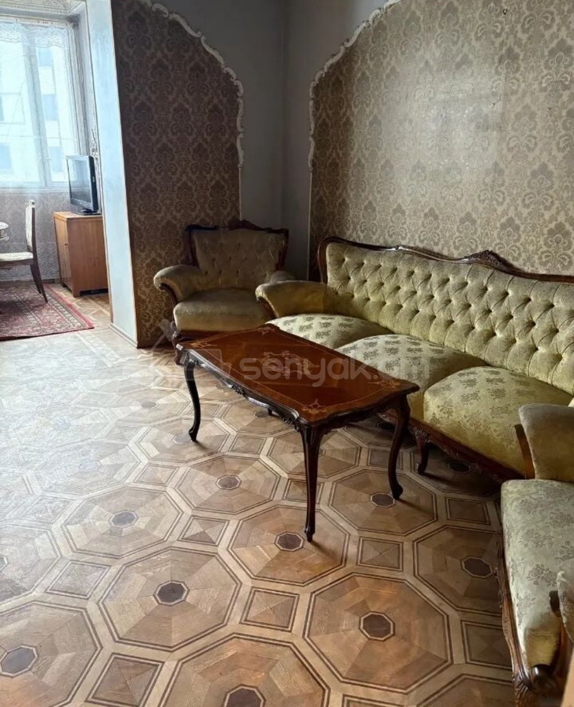 3 Սենյականոց Բնակարան Քարե Շենքում, 130քմ, 3/5 հարկ, Պետական Վիճակում