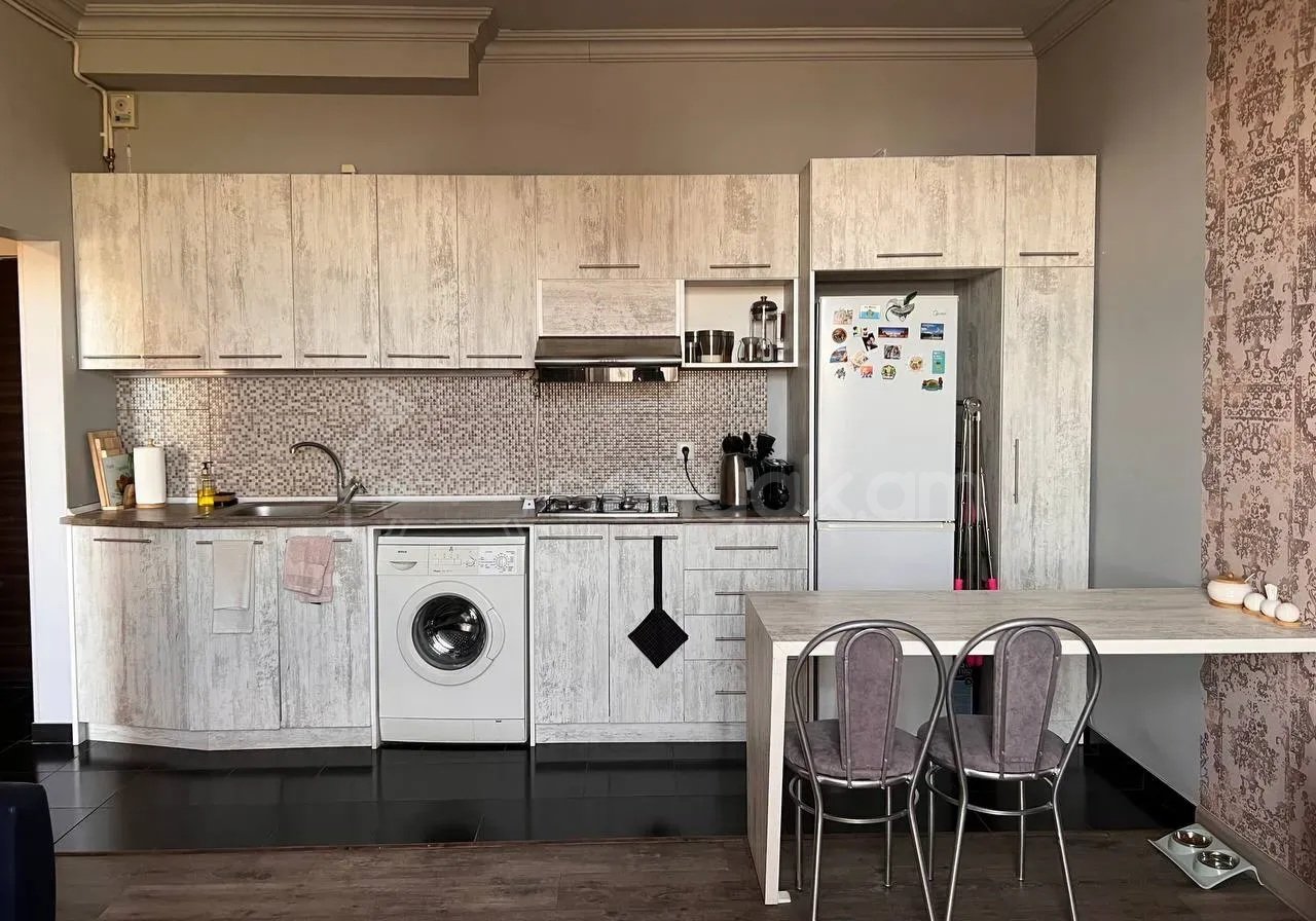 2 Սենյականոց Բնակարան Քարե Շենքում, 36քմ, 3/5 հարկ, Կապիտալ Վերանորոգված, Կահավորված