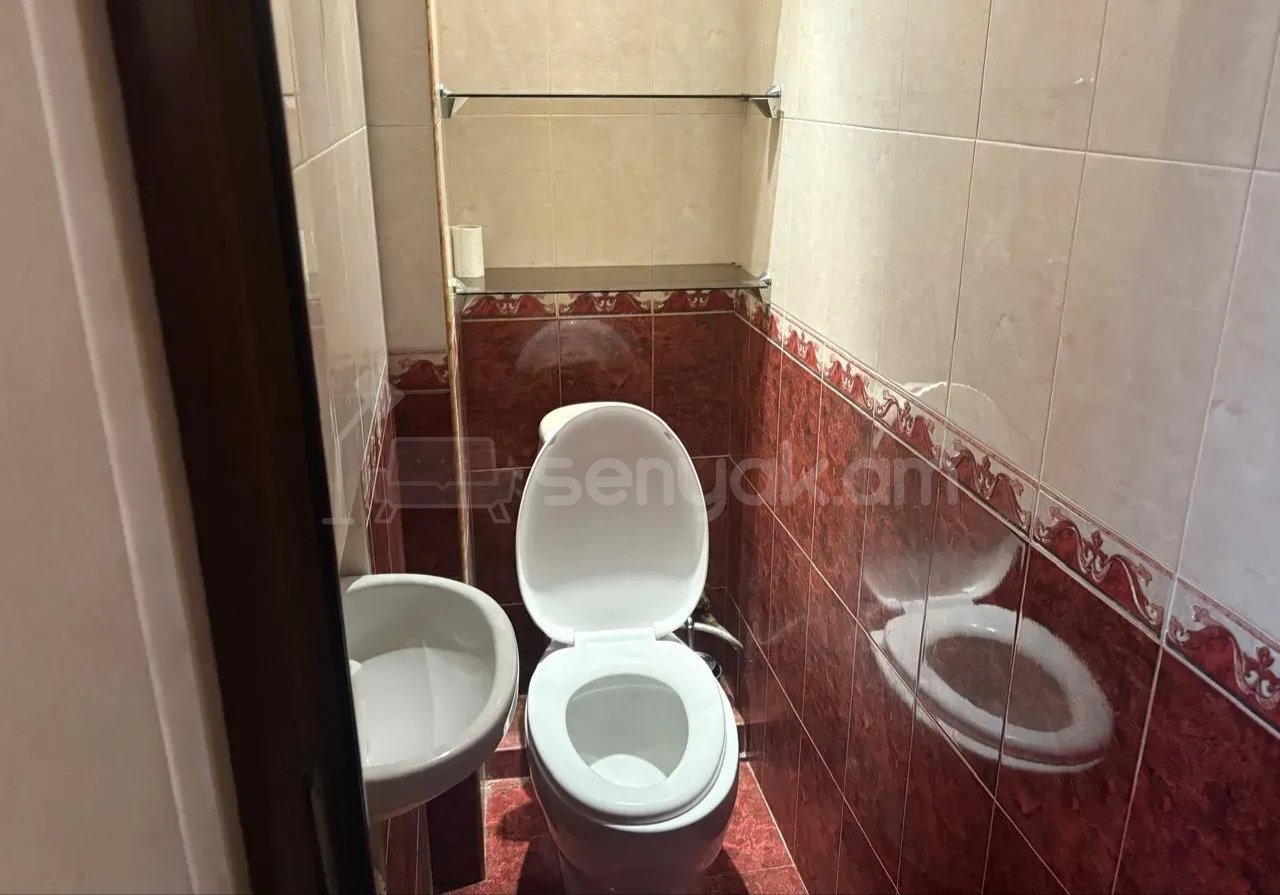 2 Սենյականոց Բնակարան, 70քմ, 5/5 հարկ, Նորմալ Վիճակում, Կահավորված