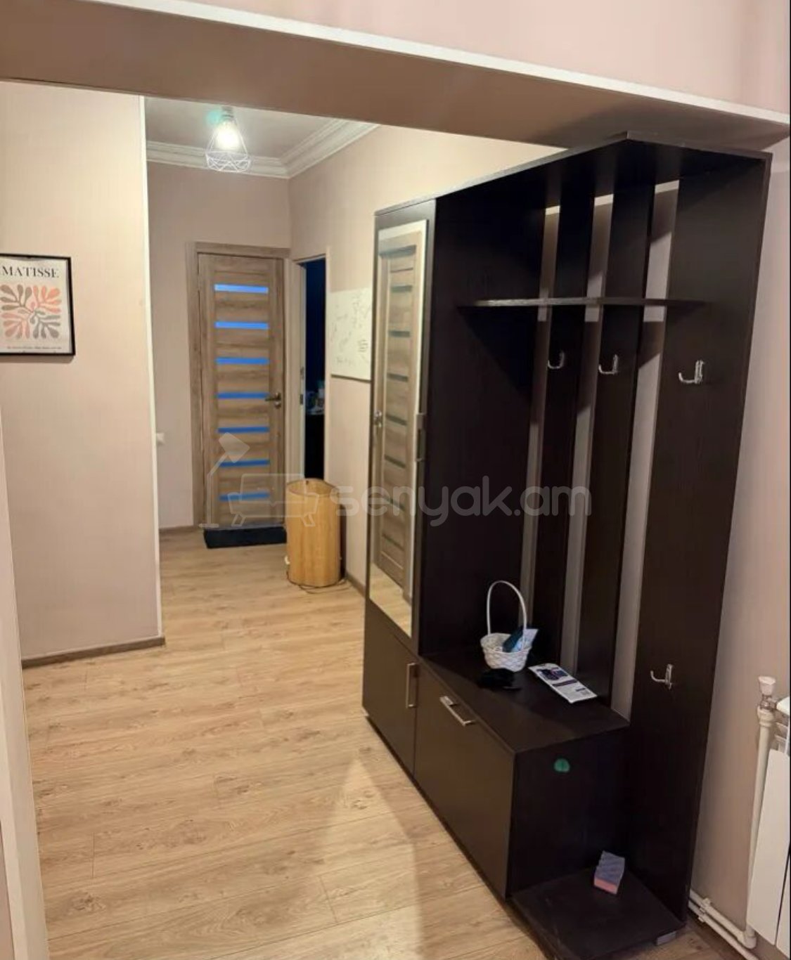 2 Սենյականոց Բնակարան Քարե Շենքում, 70քմ, 3/3 հարկ, Կապիտալ Վերանորոգված, Կահավորված