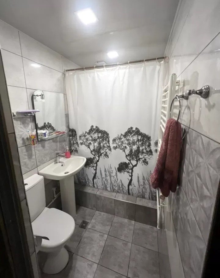 3 Սենյականոց Բնակարան Քարե Շենքում, 67քմ, 3/5 հարկ, Կապիտալ Վերանորոգված