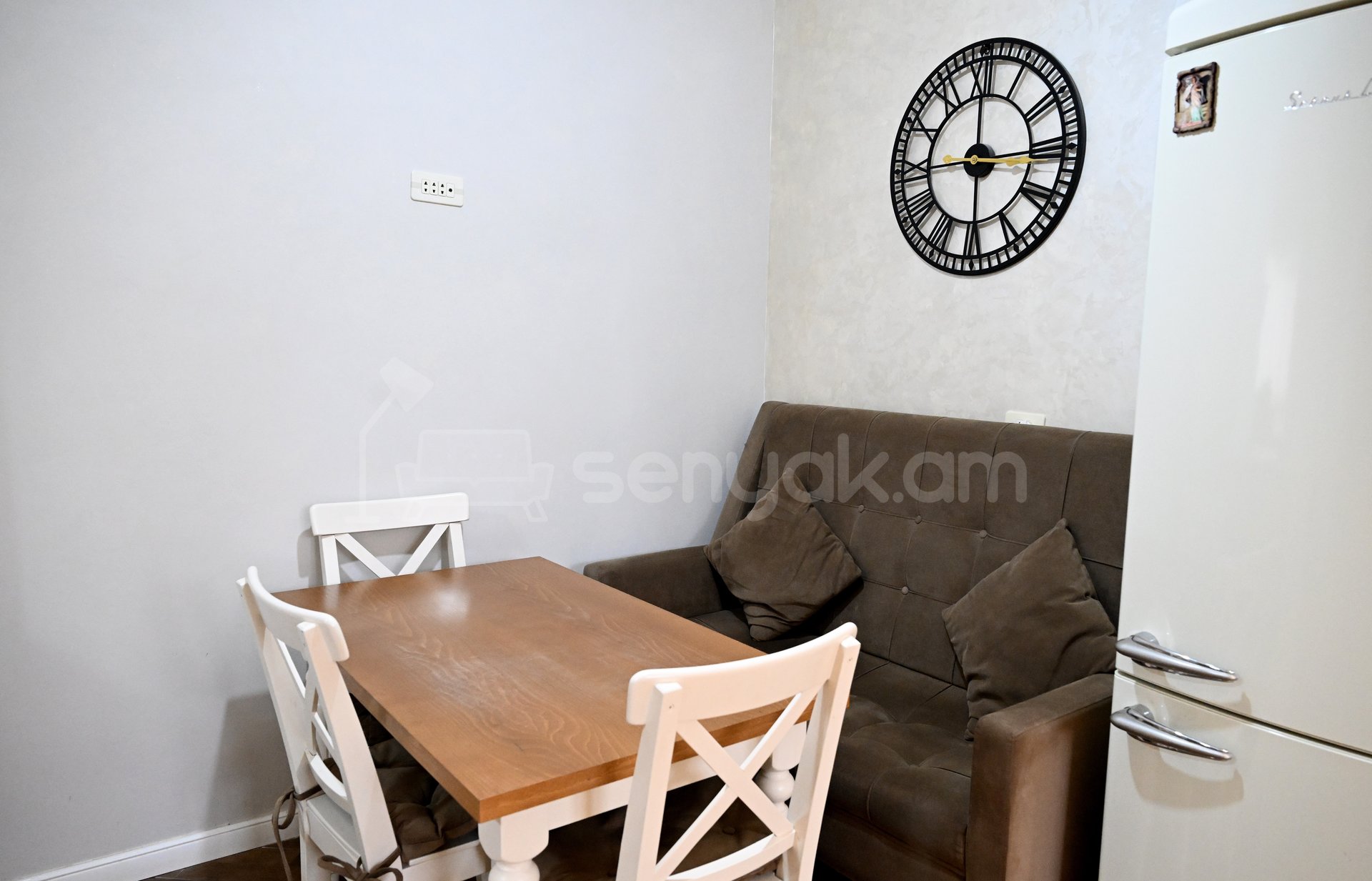 4 Սենյականոց Սեփական Տուն, 180քմ, Կապիտալ Վերանորոգված, Կահավորված, Ավտոտնակով