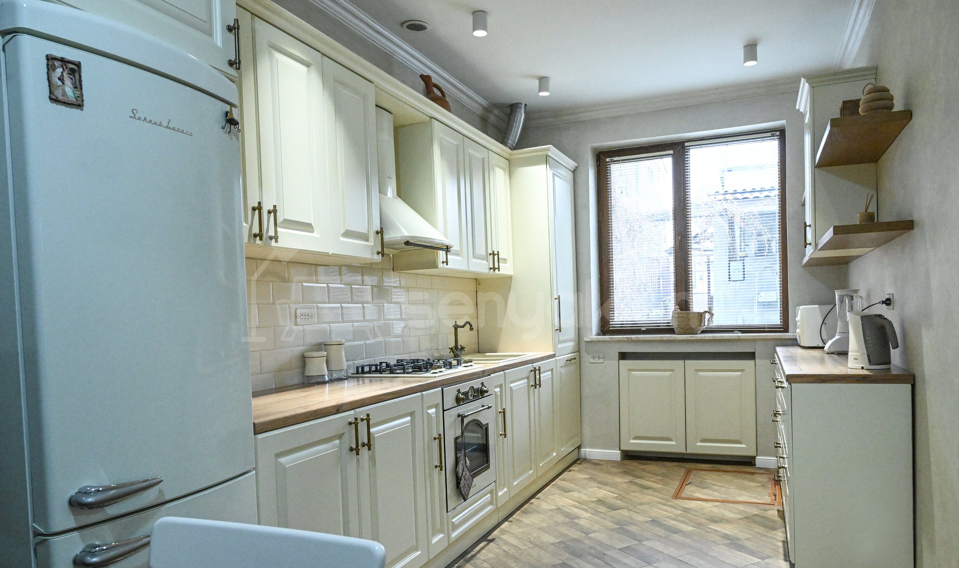 4 Սենյականոց Սեփական Տուն, 180քմ, Կապիտալ Վերանորոգված, Կահավորված, Ավտոտնակով