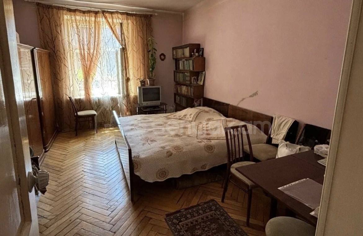 3 Սենյականոց Բնակարան Քարե Շենքում, 89քմ, 2/5 հարկ, Նորմալ Վիճակում