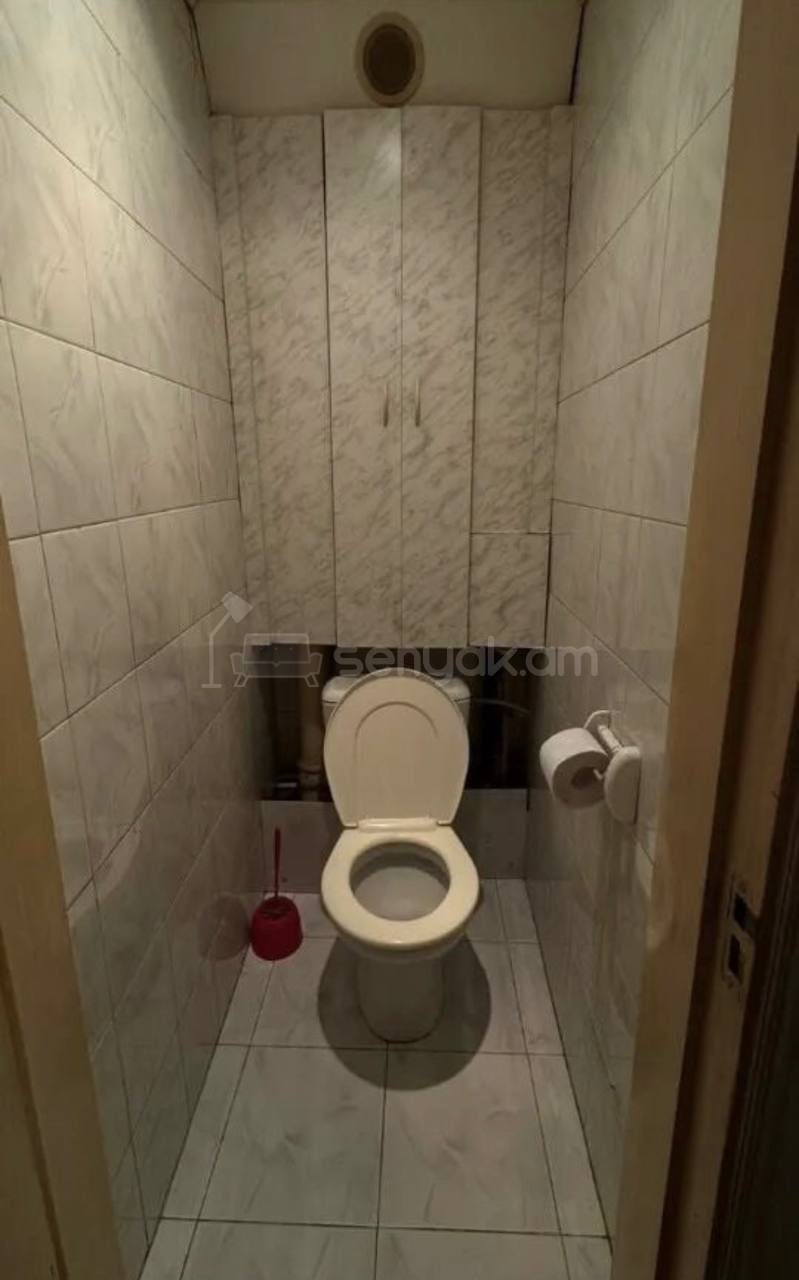 3 Սենյականոց Բնակարան Քարե Շենքում, 89քմ, 2/5 հարկ, Նորմալ Վիճակում