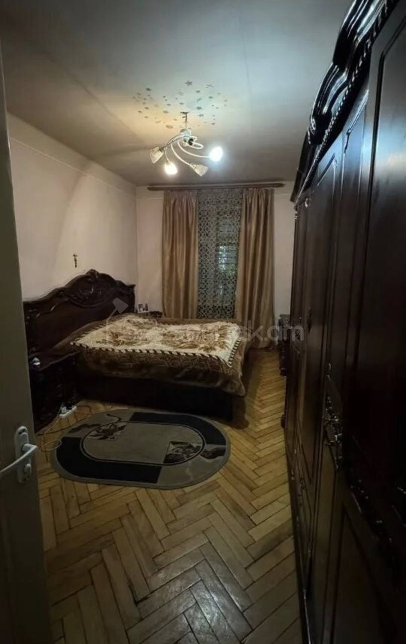 3 Սենյականոց Բնակարան Քարե Շենքում, 89քմ, 2/5 հարկ, Նորմալ Վիճակում