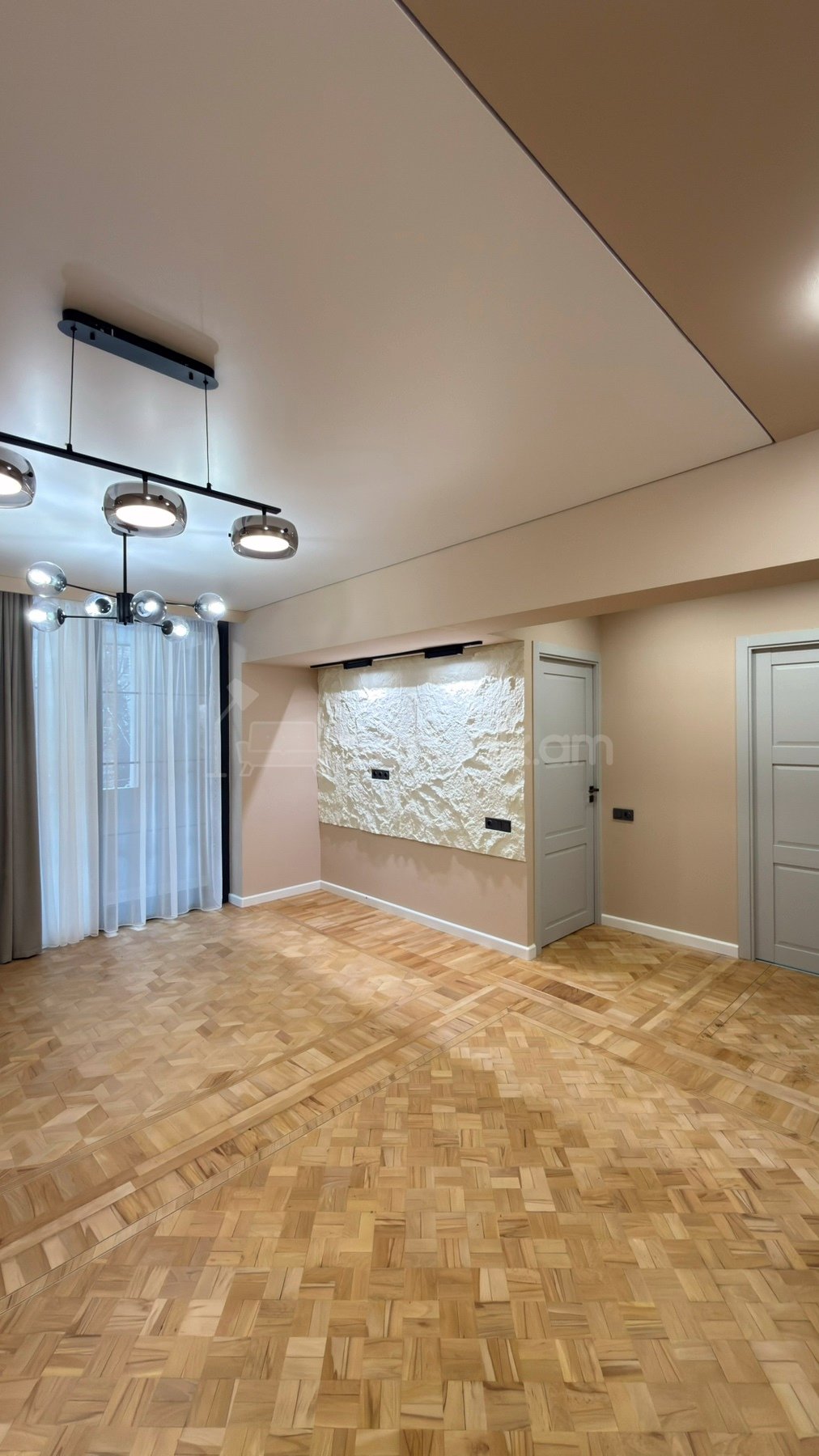 2 Սենյականոց Բնակարան, 41քմ, 2/9 հարկ, Դիզայներական Վերանորոգված