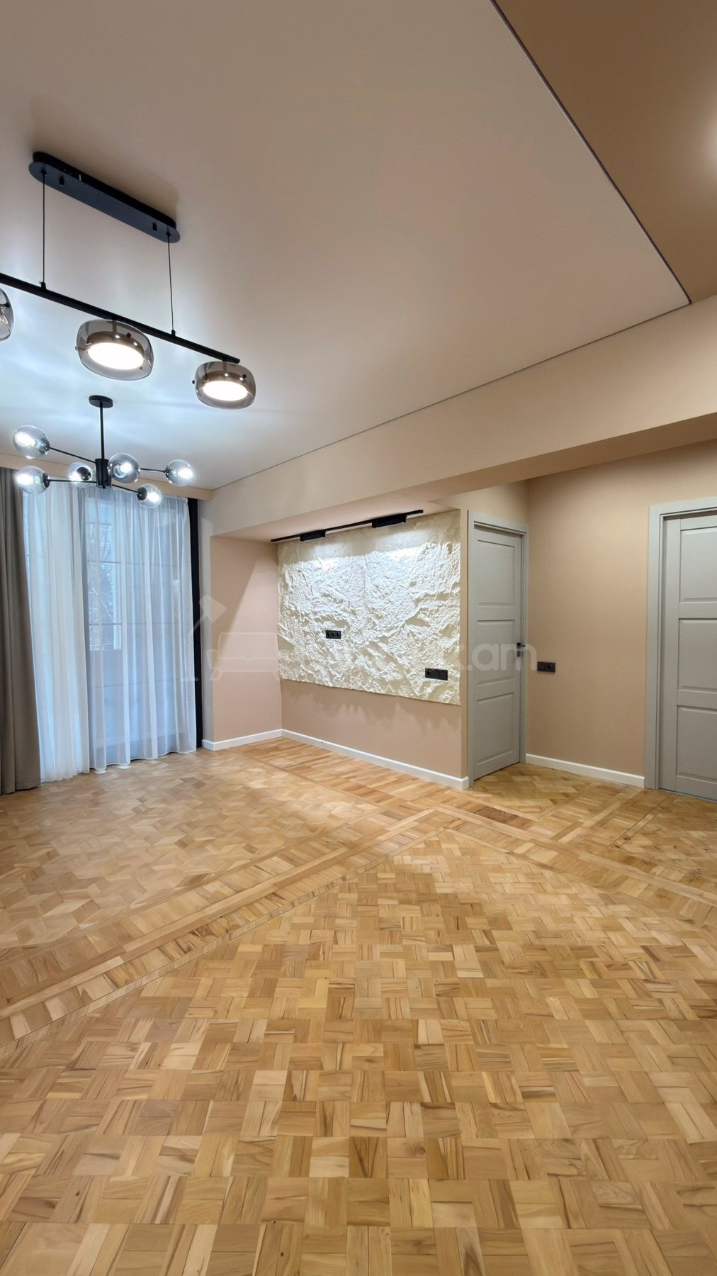 2 Սենյականոց Բնակարան, 41քմ, 2/9 հարկ, Դիզայներական Վերանորոգված