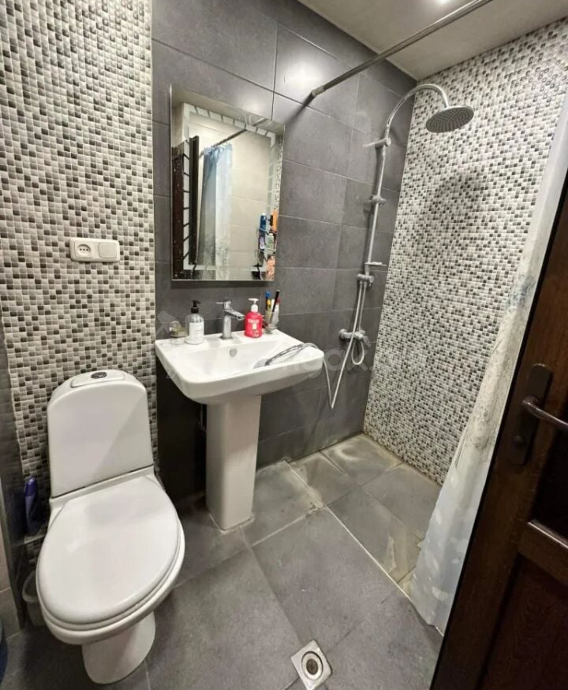 2 Սենյականոց Բնակարան Քարե Շենքում, 44քմ, 3/7 հարկ, Դիզայներական Վերանորոգված