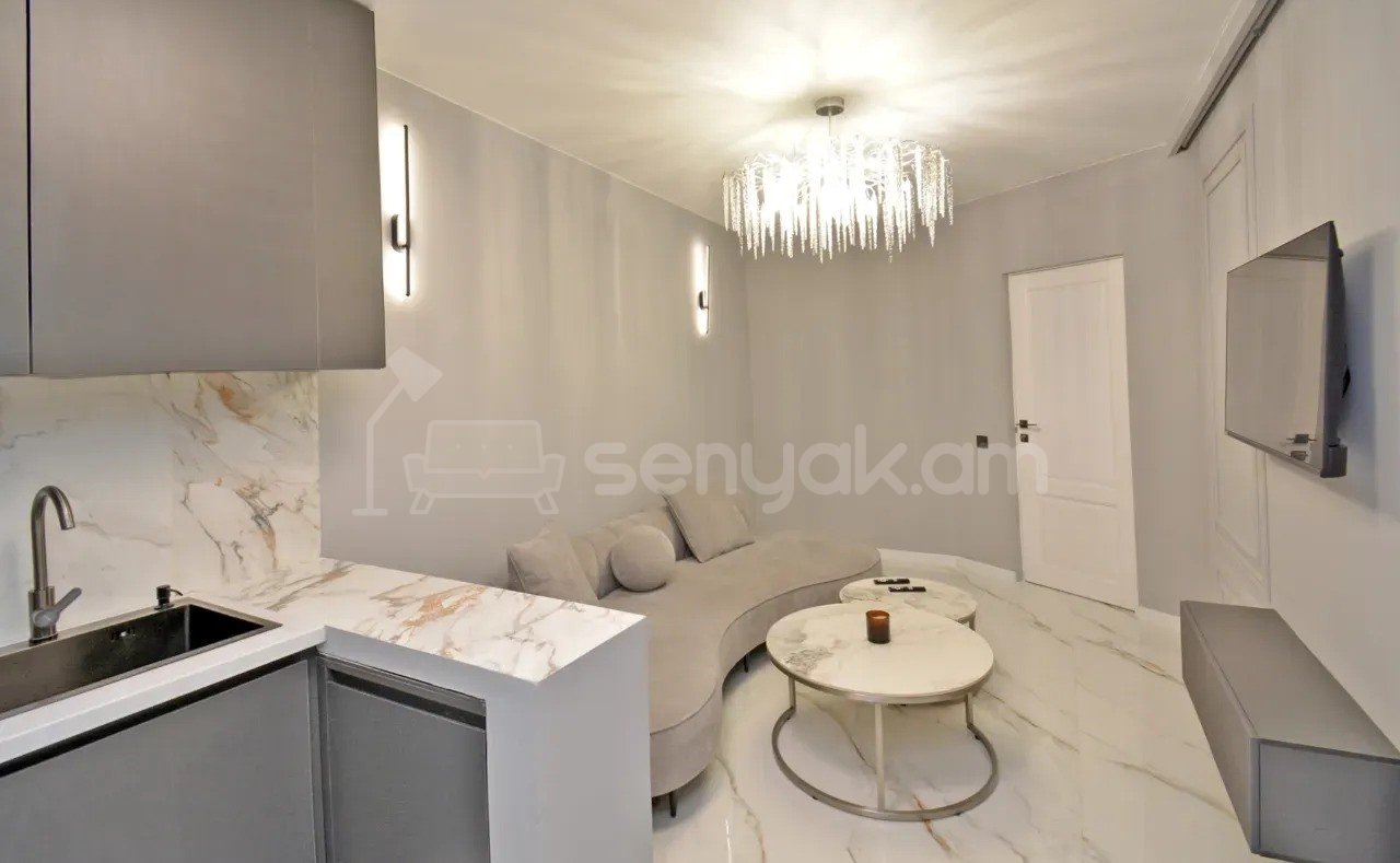 2 Սենյականոց Բնակարան Քարե Շենքում, 40քմ, 5/5 հարկ, Դիզայներական Վերանորոգված, Կահավորված, Արևկող