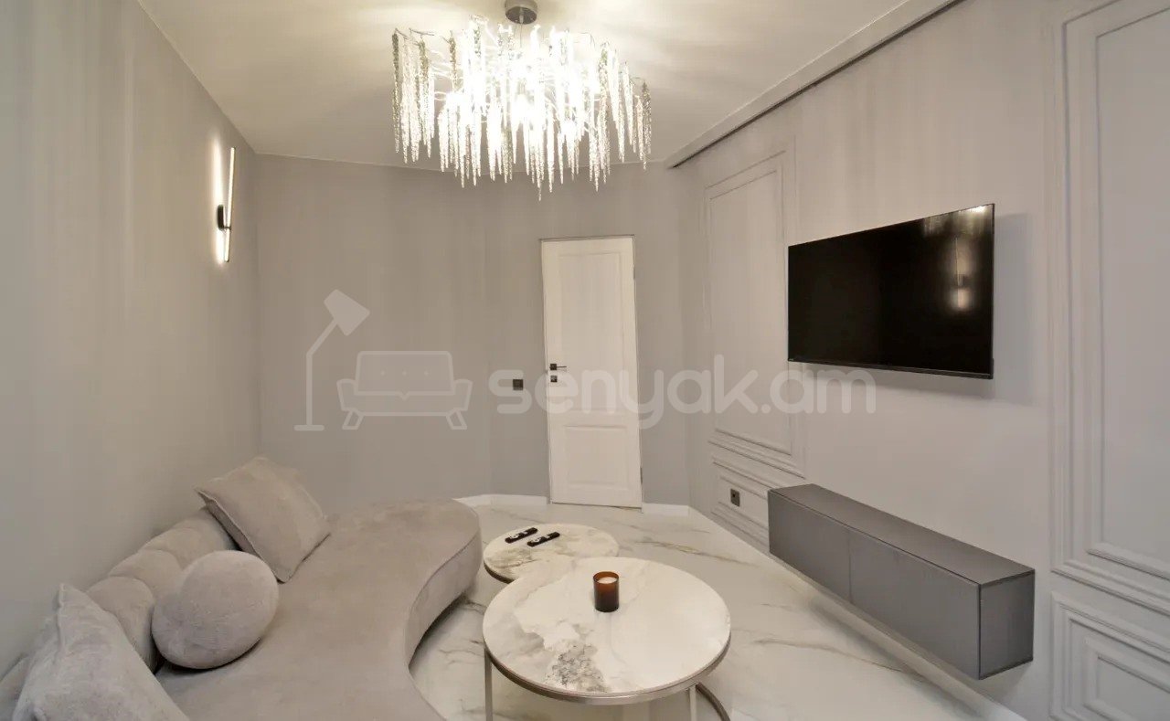 2 Սենյականոց Բնակարան Քարե Շենքում, 40քմ, 5/5 հարկ, Դիզայներական Վերանորոգված, Կահավորված, Արևկող