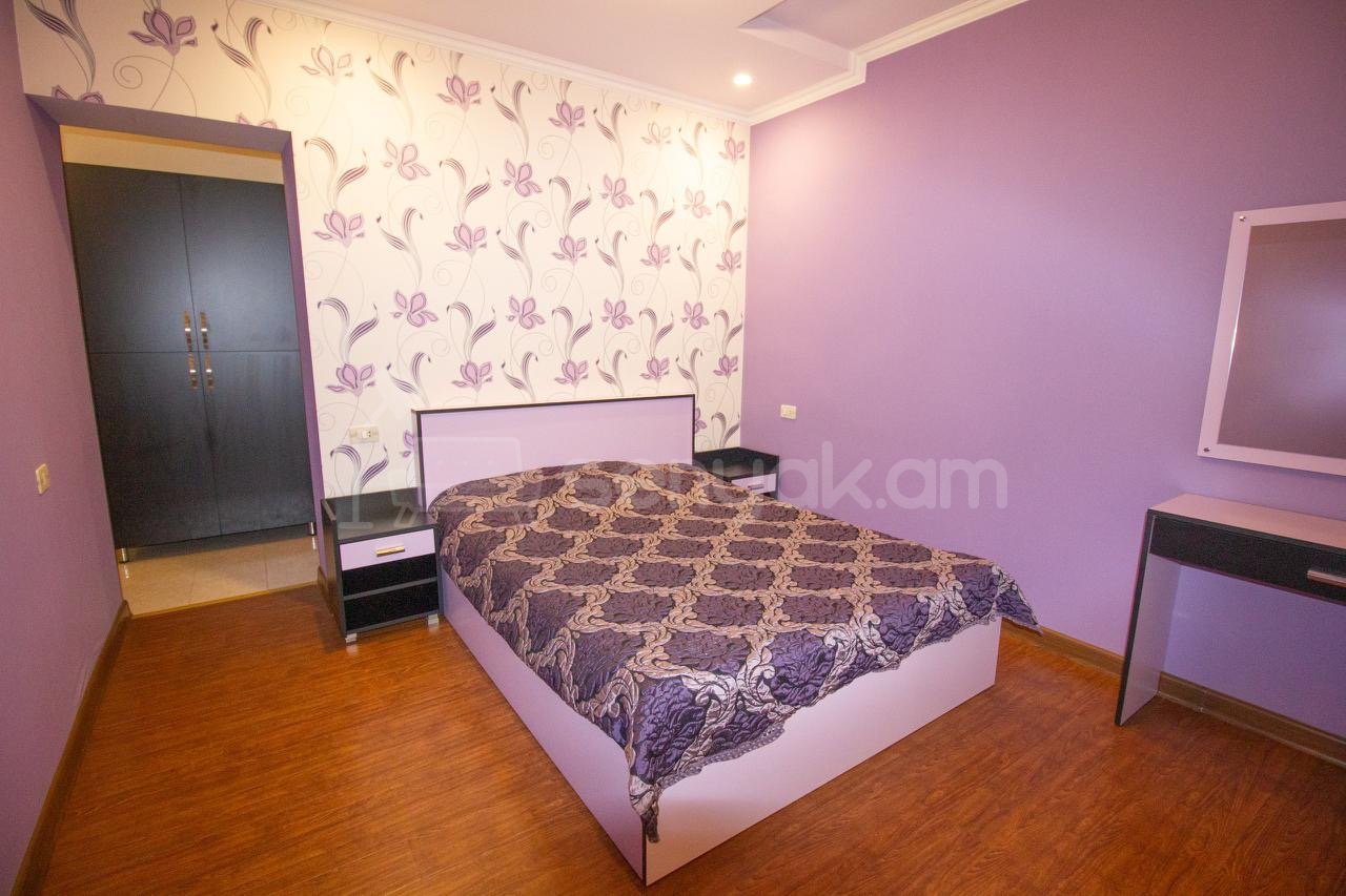 3 Սենյականոց Բնակարան Քարե Շենքում, 70քմ, 6/9 հարկ, Դիզայներական Վերանորոգված, Կահավորված, Արևկող