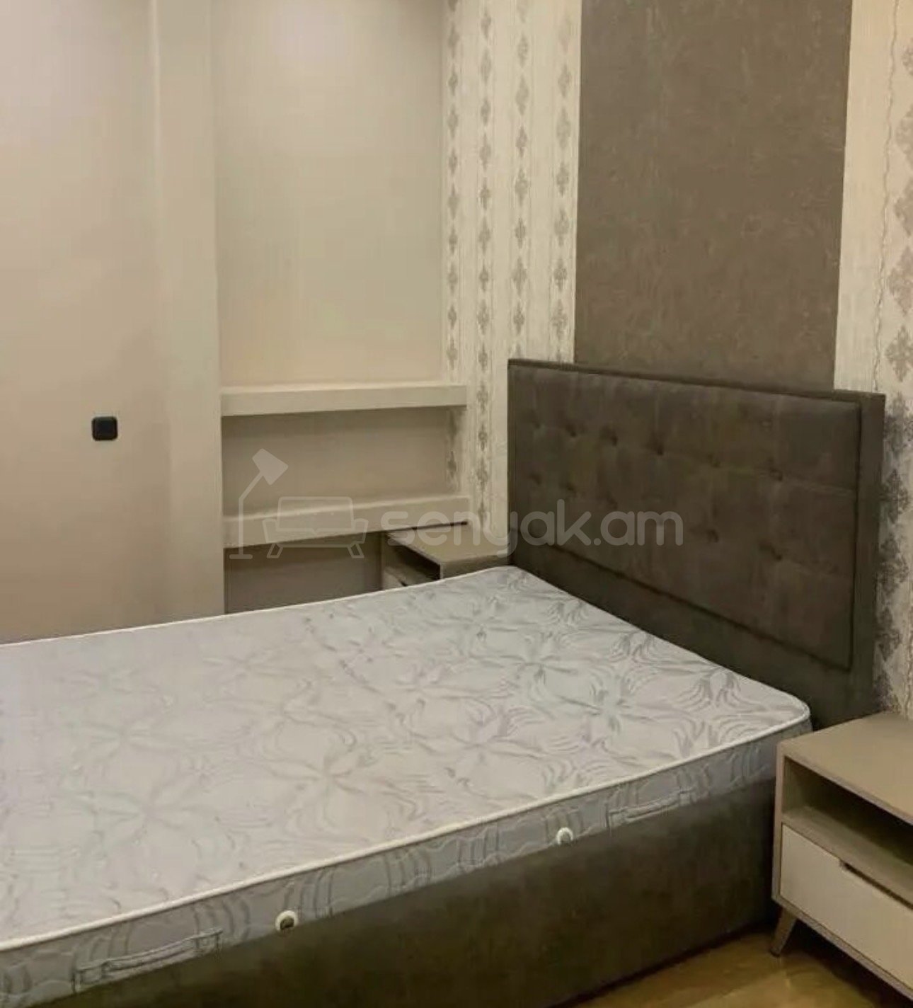 2 Սենյականոց Բնակարան Քարե Շենքում, 54քմ, 5/5 հարկ, Կապիտալ Վերանորոգված