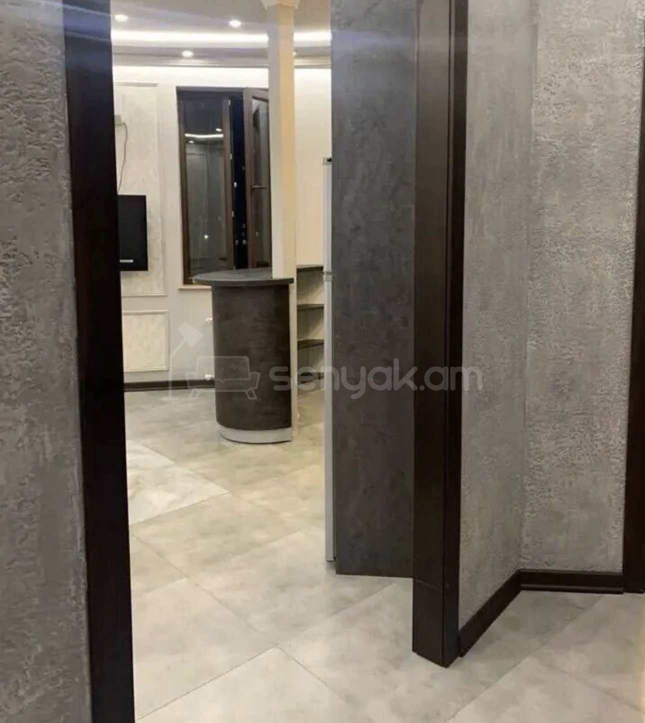 2 Սենյականոց Բնակարան Քարե Շենքում, 54քմ, 5/5 հարկ, Կապիտալ Վերանորոգված