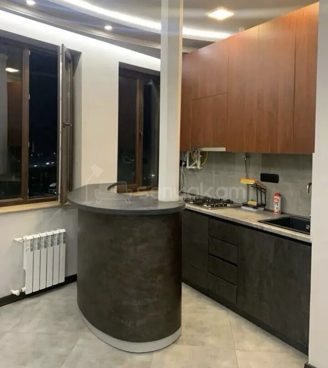 2 Սենյականոց Բնակարան Քարե Շենքում, 54քմ, 5/5 հարկ, Կապիտալ Վերանորոգված