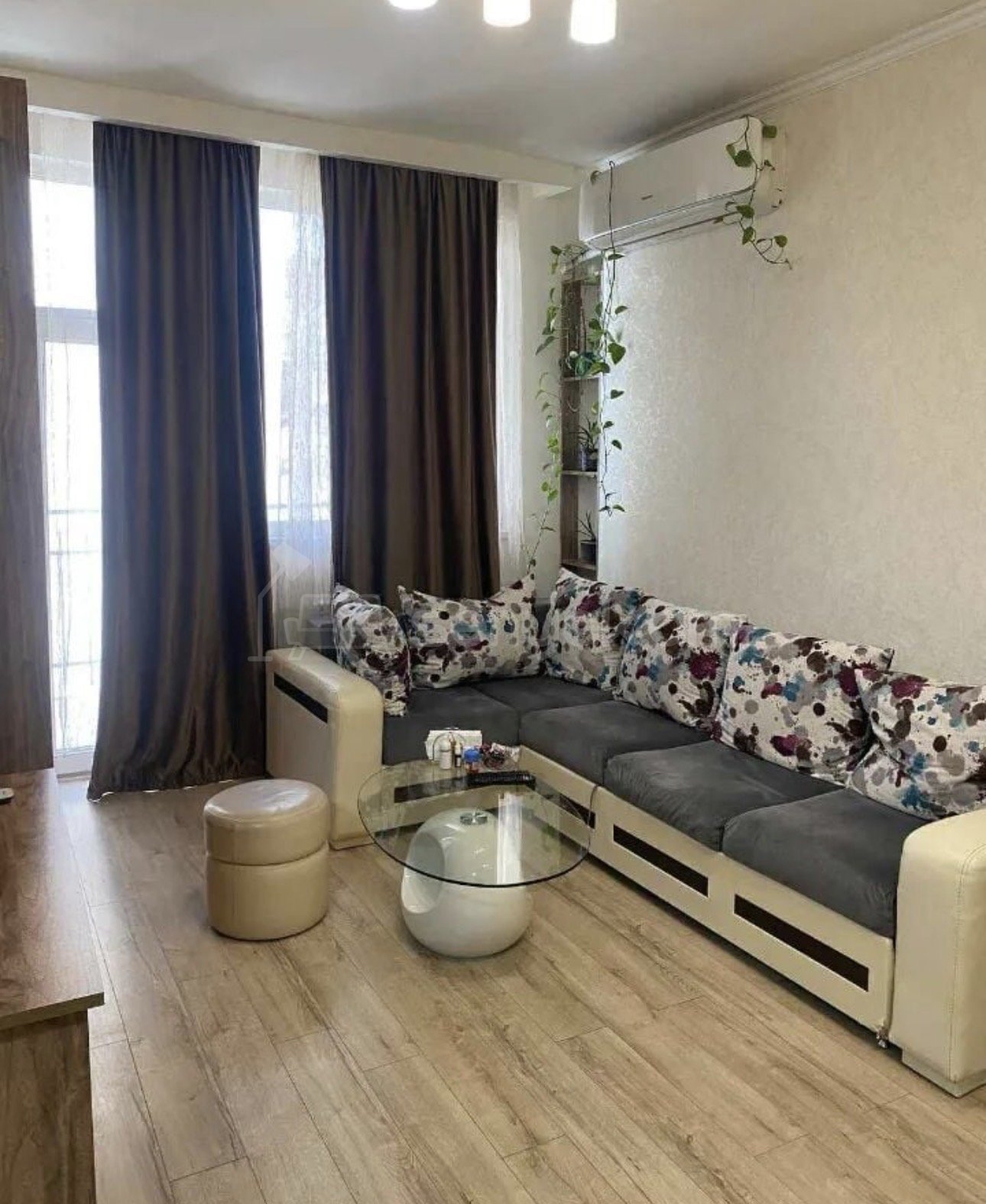 2 Սենյականոց Բնակարան, 45քմ, 3/9 հարկ, Դիզայներական Վերանորոգված