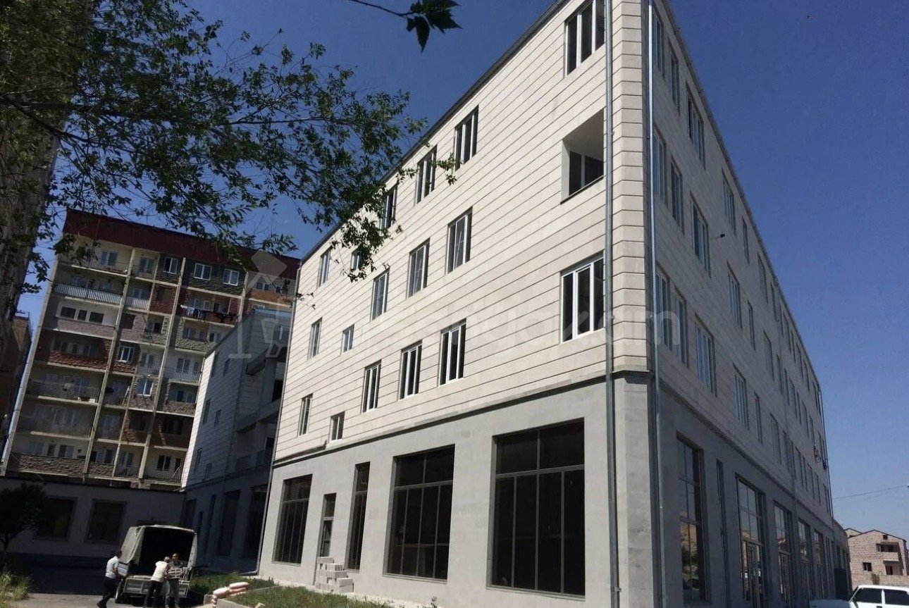 2 Սենյականոց Բնակարան Նորակառույց Քարե Շենքում, 46քմ, 4/4 հարկ, Կապիտալ Վերանորոգված