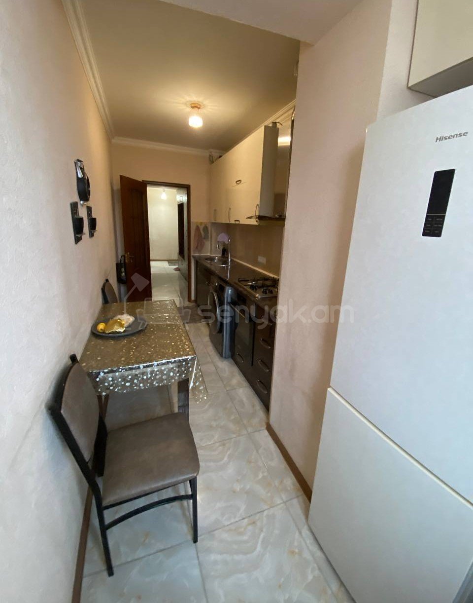 3 Սենյականոց Բնակարան Քարե Շենքում, 67քմ, 3/5 հարկ, Կապիտալ Վերանորոգված, Կահավորված, Արևկող