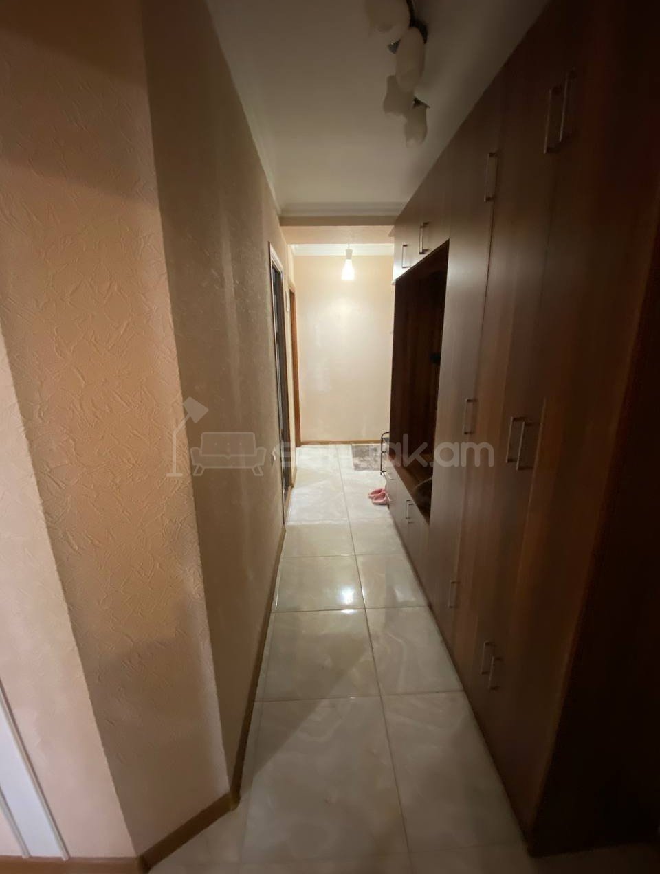 3 Սենյականոց Բնակարան Քարե Շենքում, 67քմ, 3/5 հարկ, Կապիտալ Վերանորոգված, Կահավորված, Արևկող