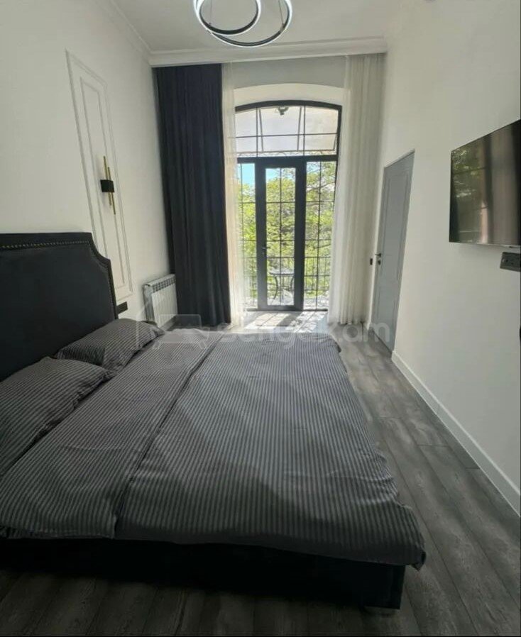 1 Սենյականոց Բնակարան Քարե Շենքում, 29քմ, 3/4 հարկ, Կապիտալ Վերանորոգված