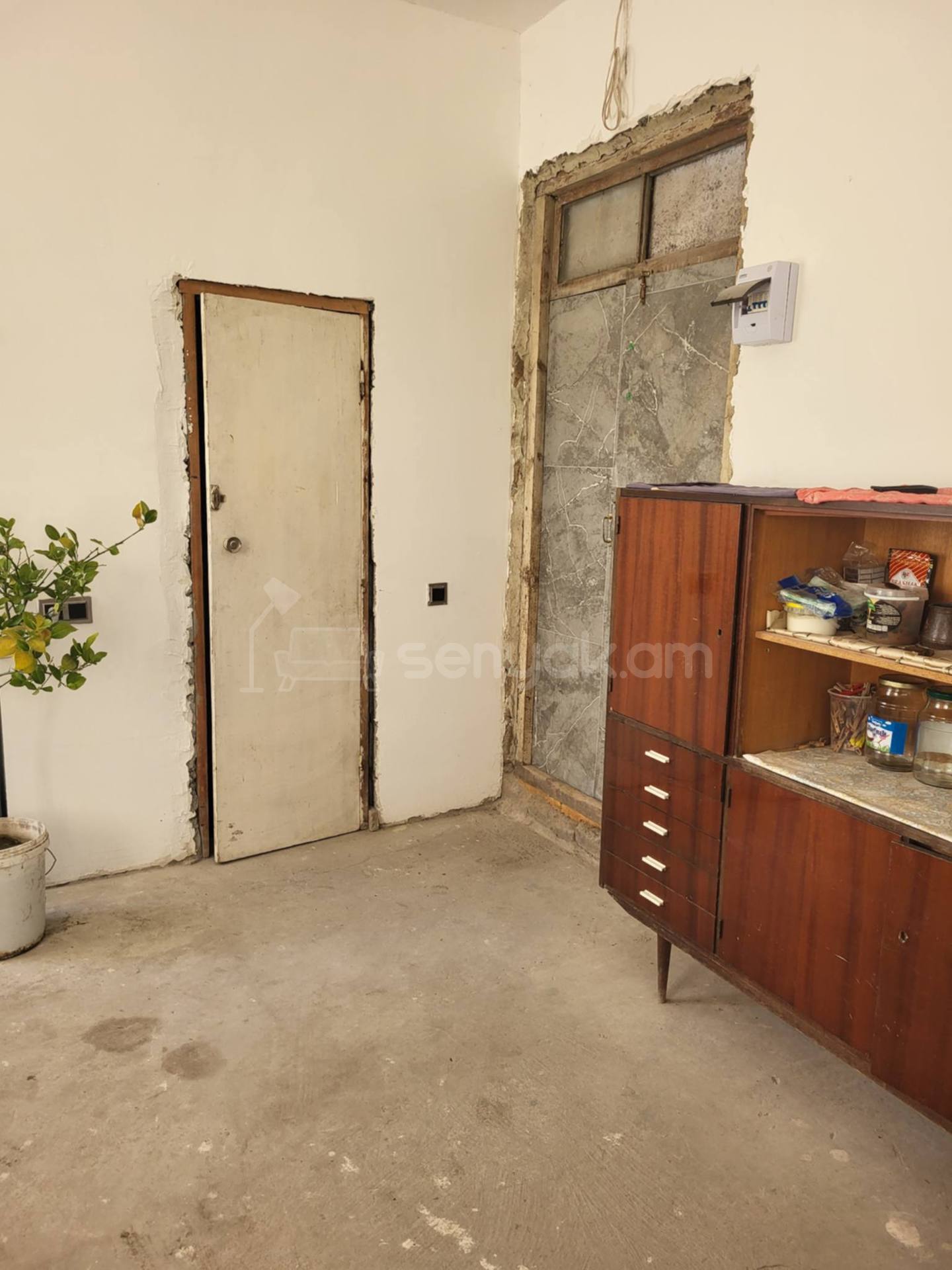 1 Սենյականոց Սեփական Տուն, 30քմ, Կոսմետիկ Վերանորոգված