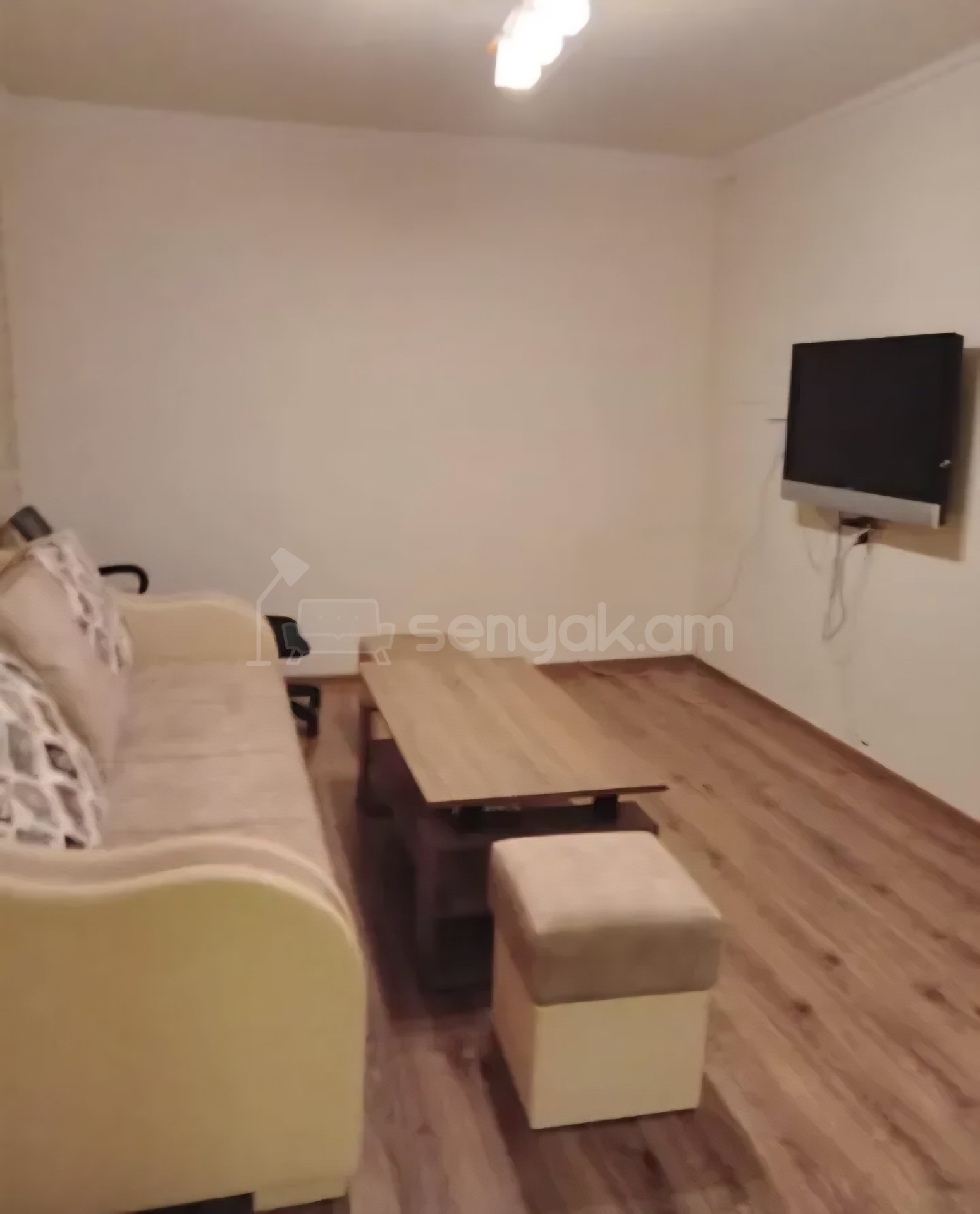 2 Սենյականոց Բնակարան Քարե Շենքում, 36քմ, 5/5 հարկ, Կապիտալ Վերանորոգված, Կահավորված