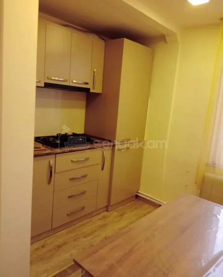 2 Սենյականոց Բնակարան Քարե Շենքում, 36քմ, 5/5 հարկ, Կապիտալ Վերանորոգված, Կահավորված