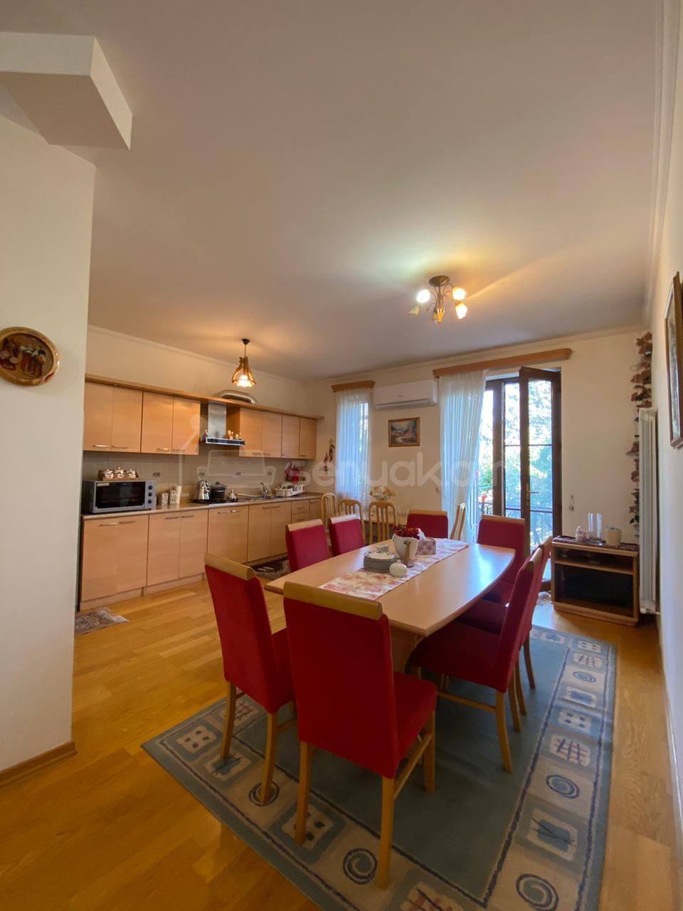 3 Սենյականոց Բնակարան, 100քմ, 1/3 հարկ, Կապիտալ Վերանորոգված, Կահավորված, Արևկող