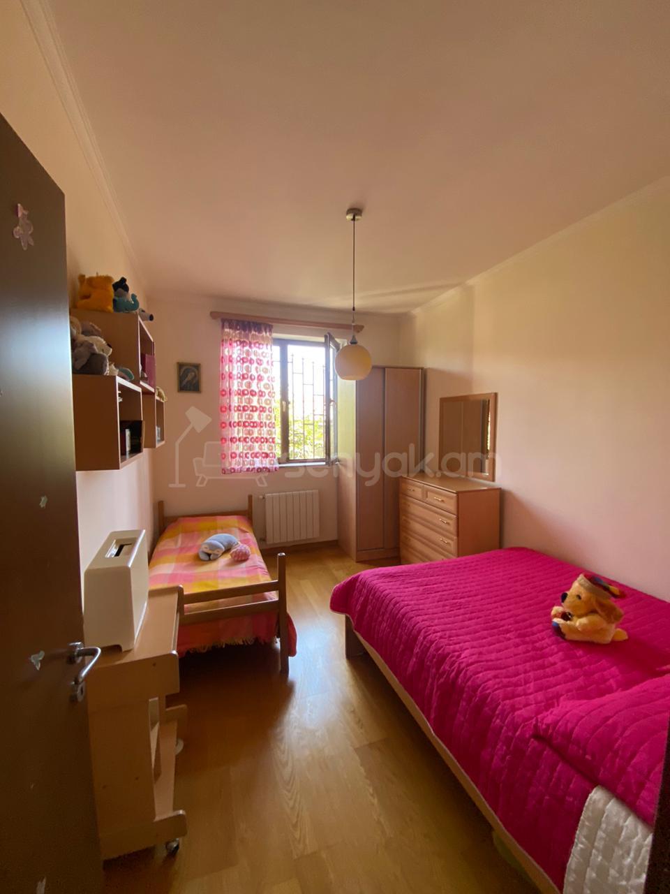 3 Սենյականոց Բնակարան, 100քմ, 1/3 հարկ, Կապիտալ Վերանորոգված, Կահավորված, Արևկող