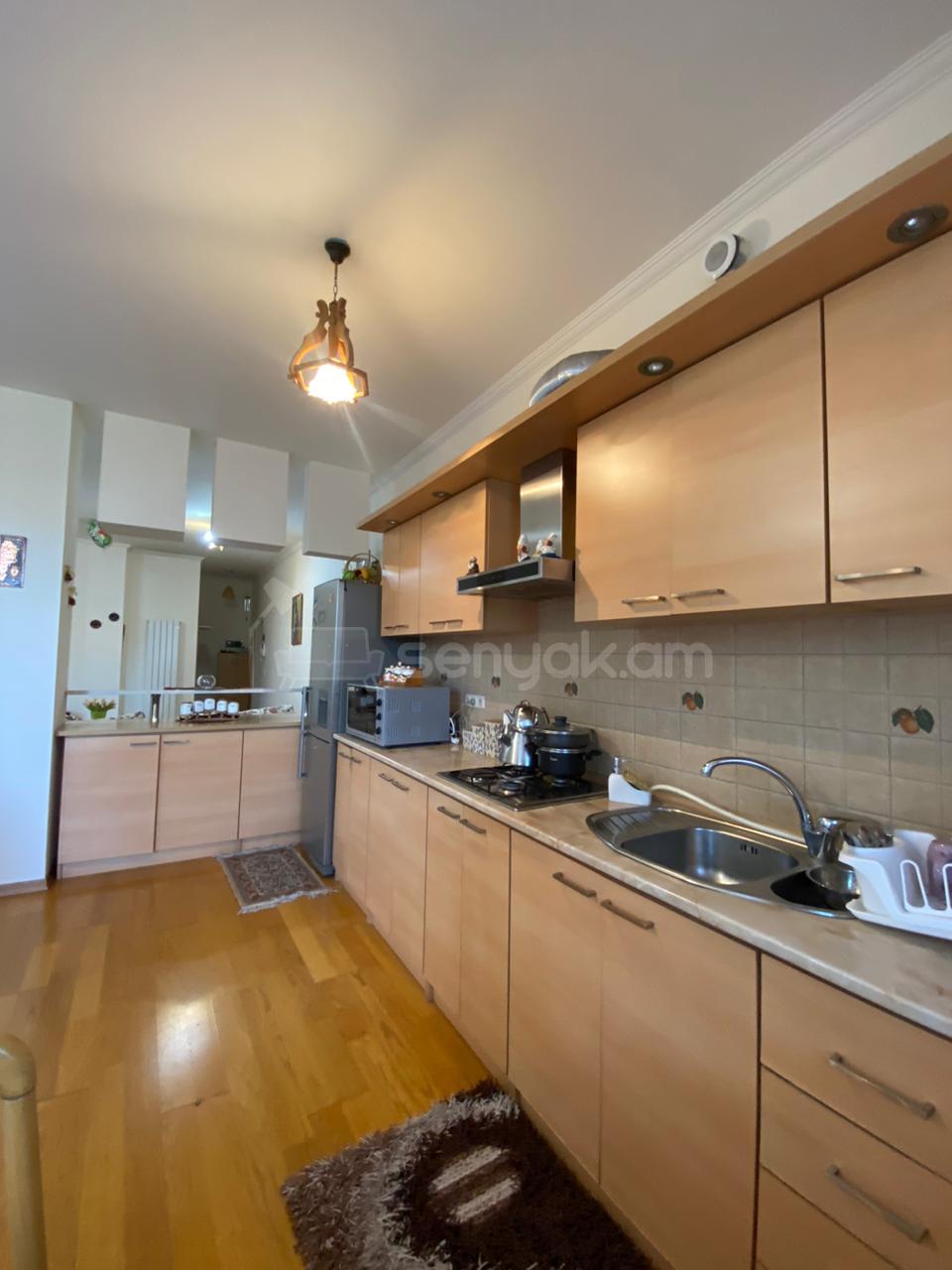 3 Սենյականոց Բնակարան, 100քմ, 1/3 հարկ, Կապիտալ Վերանորոգված, Կահավորված, Արևկող