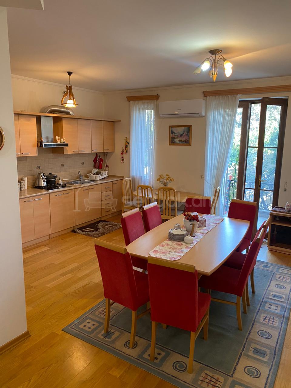 3 Սենյականոց Բնակարան, 100քմ, 1/3 հարկ, Կապիտալ Վերանորոգված, Կահավորված, Արևկող