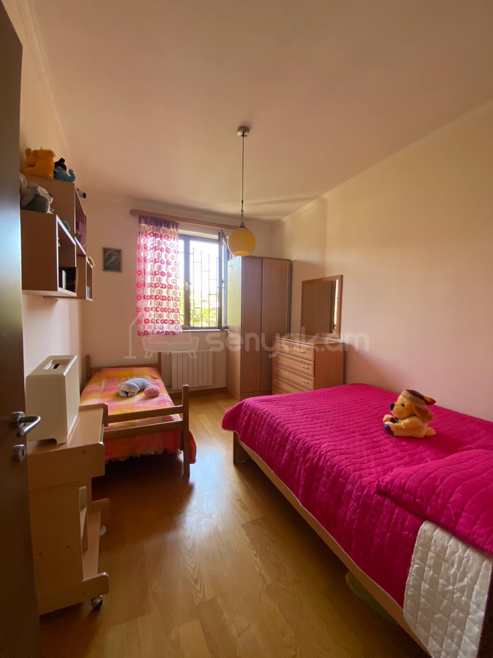 3 Սենյականոց Բնակարան, 100քմ, 1/3 հարկ, Կապիտալ Վերանորոգված, Կահավորված, Արևկող