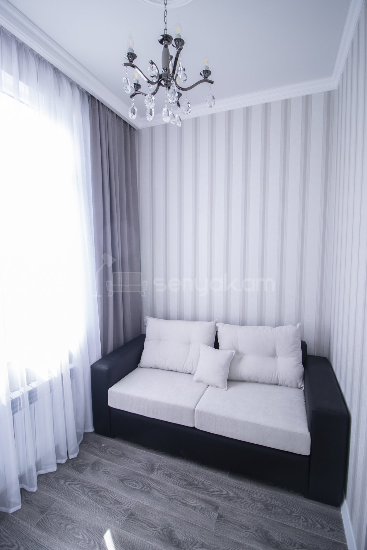 3 Սենյականոց Բնակարան Քարե Շենքում, 70քմ, 5/5 հարկ, Դիզայներական Վերանորոգված