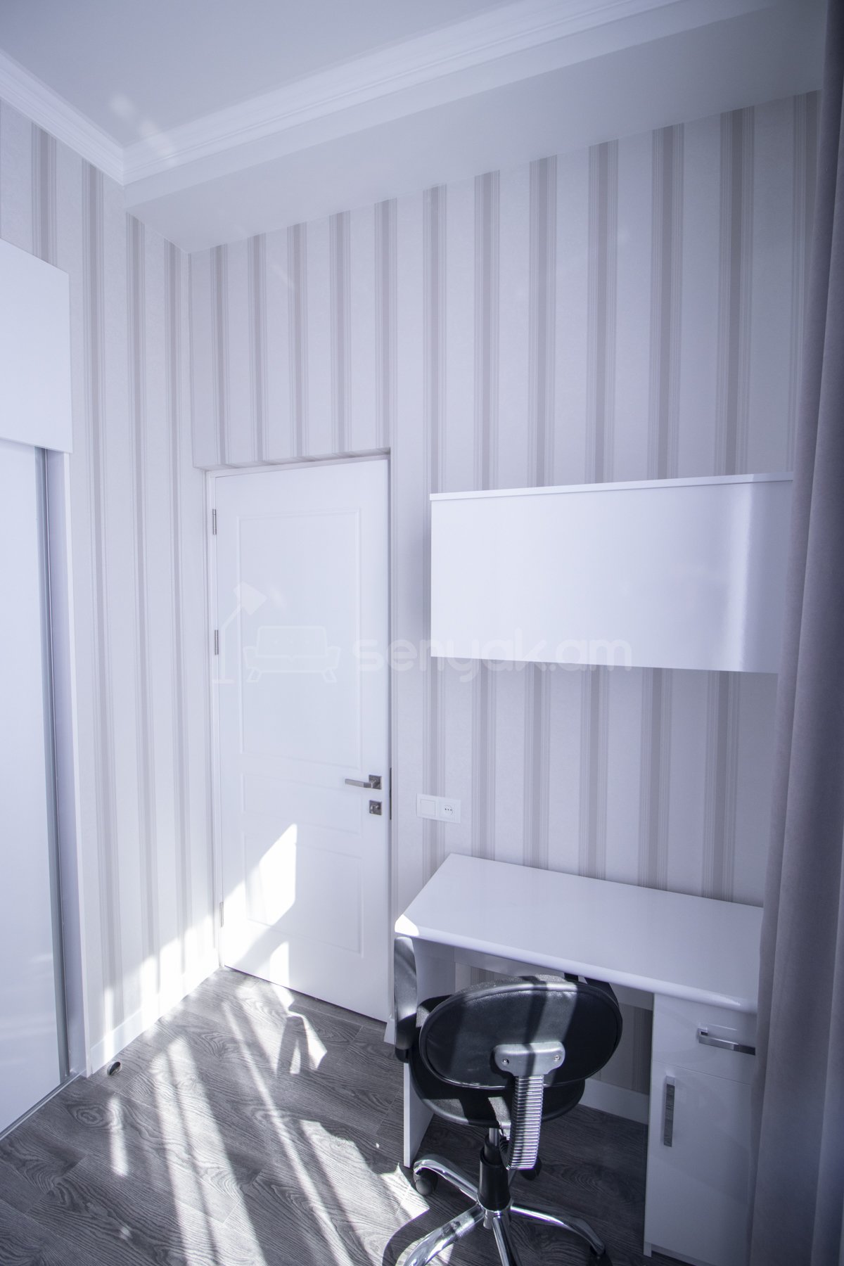 3 Սենյականոց Բնակարան Քարե Շենքում, 70քմ, 5/5 հարկ, Դիզայներական Վերանորոգված