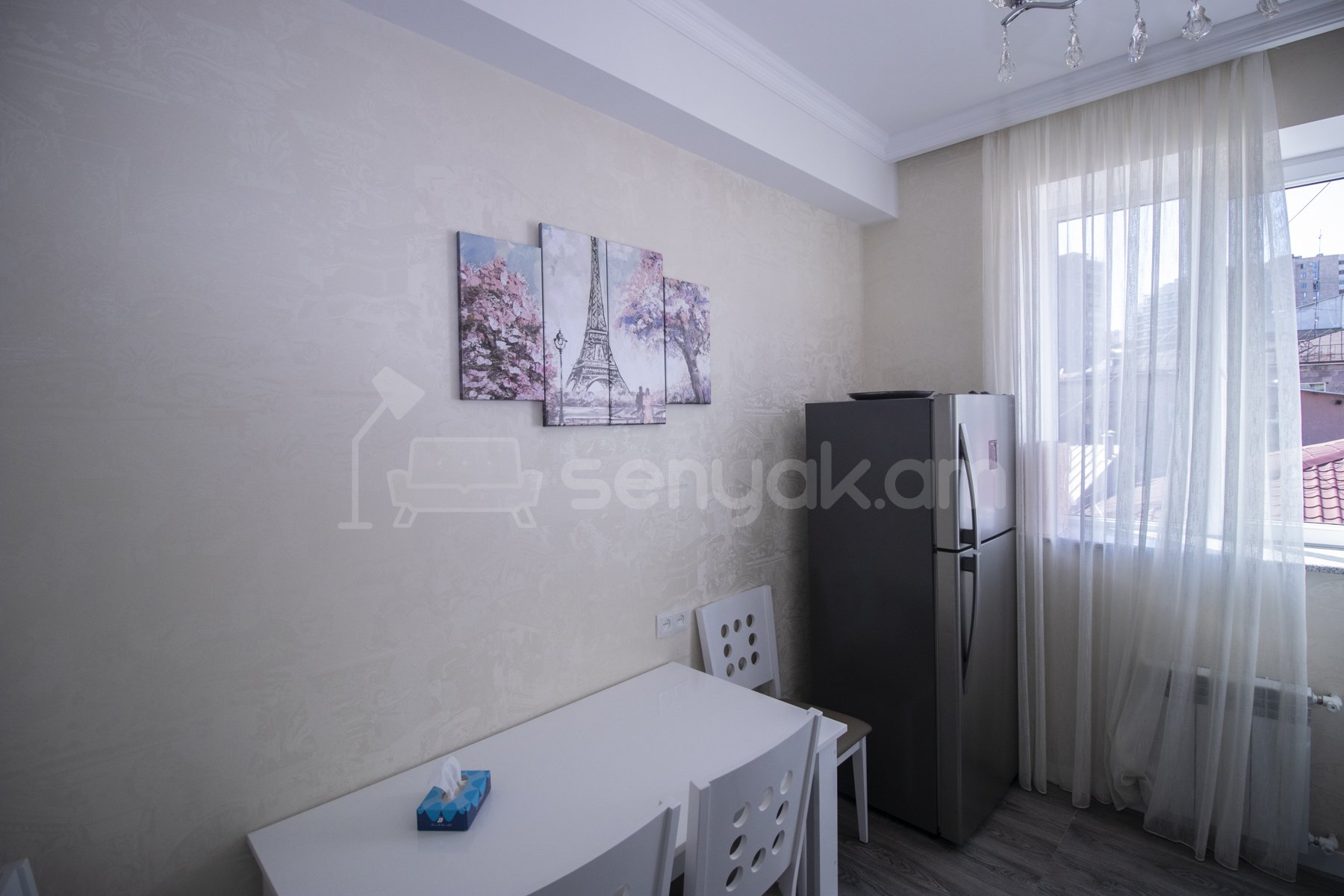 3 Սենյականոց Բնակարան Քարե Շենքում, 70քմ, 5/5 հարկ, Դիզայներական Վերանորոգված