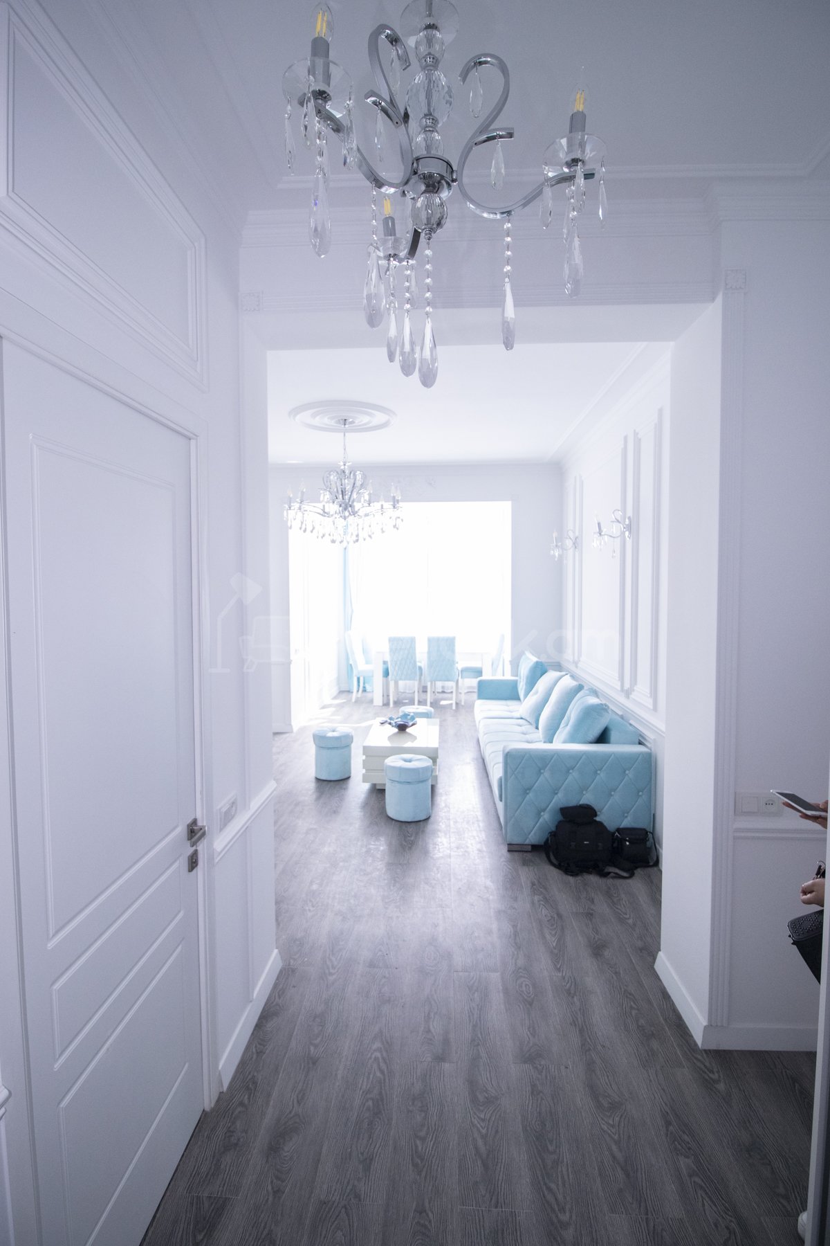 3 Սենյականոց Բնակարան Քարե Շենքում, 70քմ, 5/5 հարկ, Դիզայներական Վերանորոգված