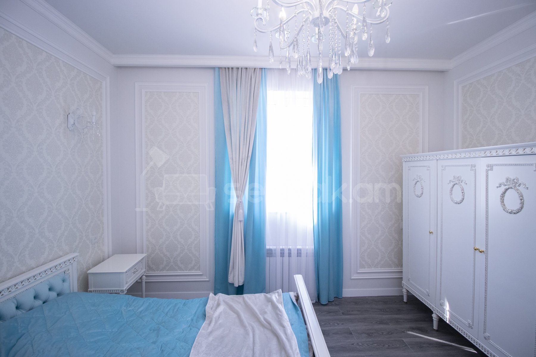 3 Սենյականոց Բնակարան Քարե Շենքում, 70քմ, 5/5 հարկ, Դիզայներական Վերանորոգված