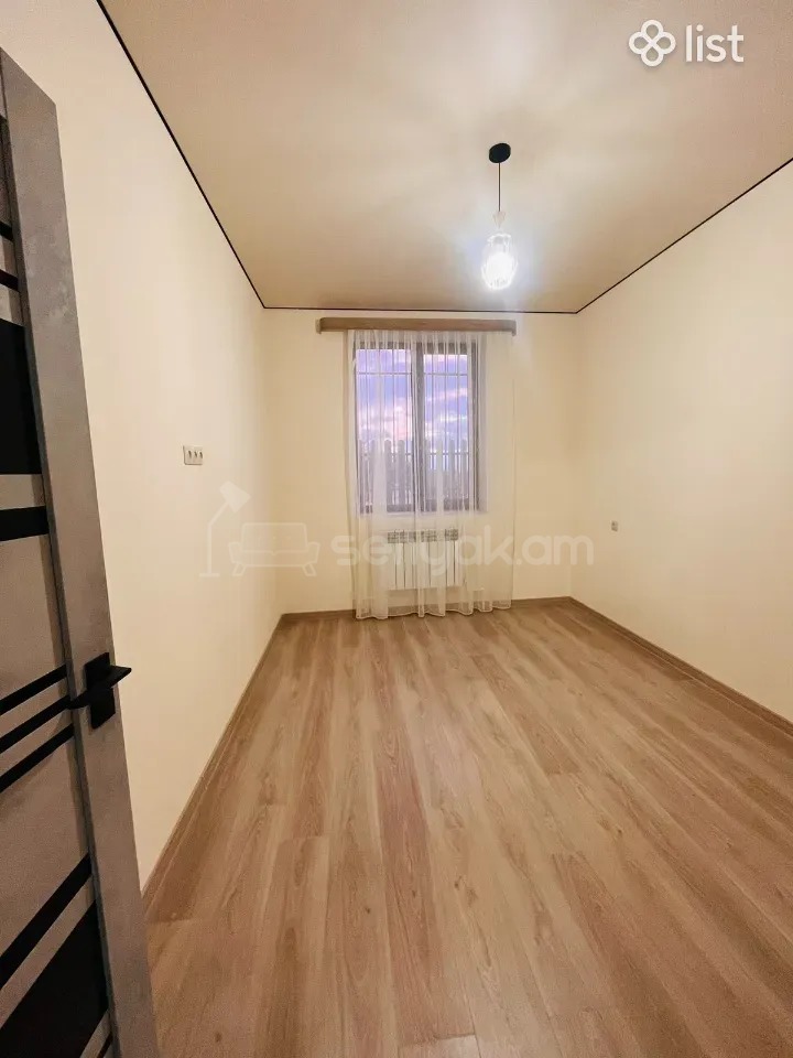 3 Սենյականոց Բնակարան Քարե Շենքում, 77քմ, 1/1 հարկ, Նորմալ Վիճակում, Կահավորված