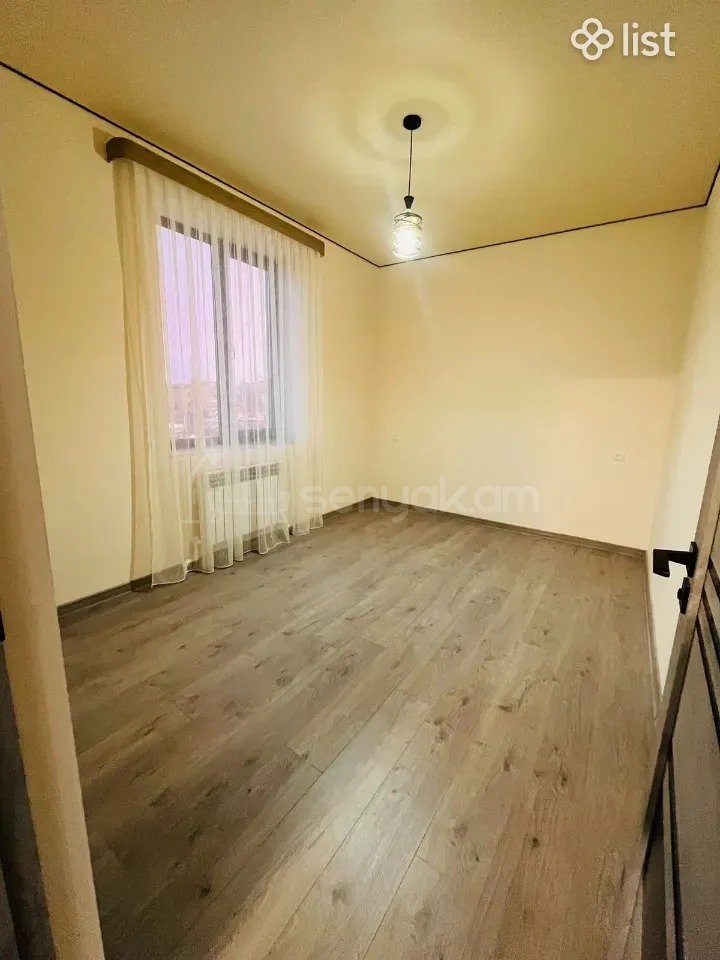 3 Սենյականոց Բնակարան Քարե Շենքում, 77քմ, 1/1 հարկ, Նորմալ Վիճակում, Կահավորված