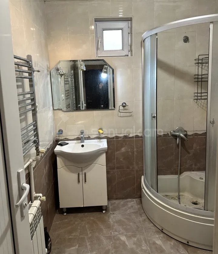 2 Սենյականոց Բնակարան Քարե Շենքում, 62քմ, 1/1 հարկ, Կապիտալ Վերանորոգված, Կահավորված