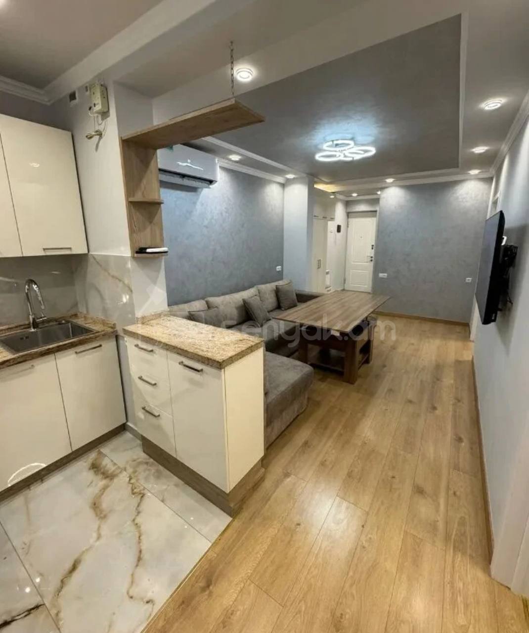 3 Սենյականոց Բնակարան Քարե Շենքում, 50քմ, 3/5 հարկ, Կապիտալ Վերանորոգված, Կահավորված