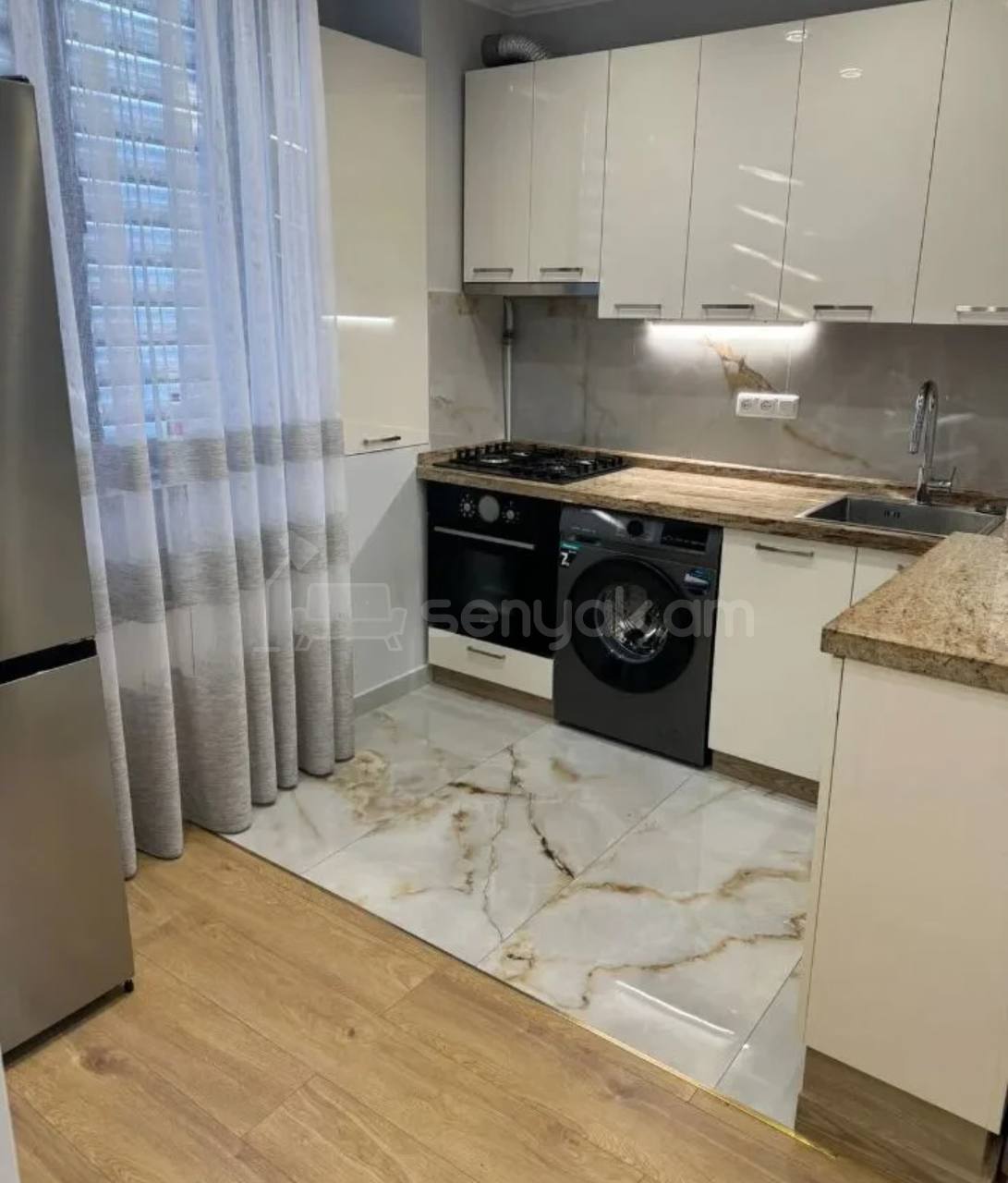 3 Սենյականոց Բնակարան Քարե Շենքում, 50քմ, 3/5 հարկ, Կապիտալ Վերանորոգված, Կահավորված