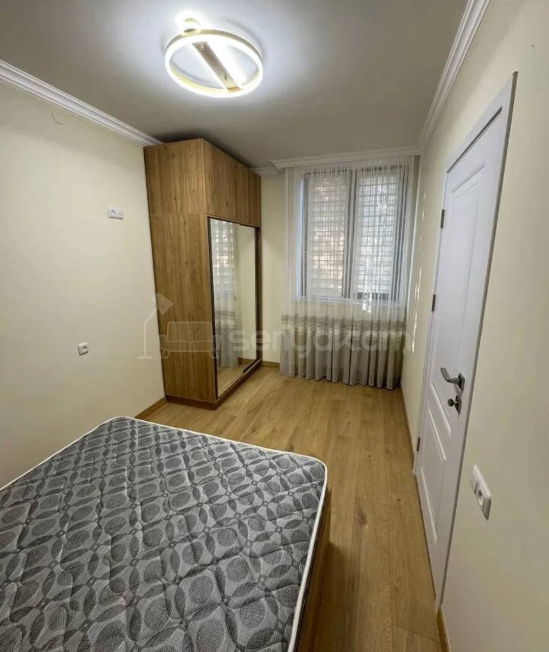 3 Սենյականոց Բնակարան Քարե Շենքում, 50քմ, 3/5 հարկ, Կապիտալ Վերանորոգված, Կահավորված