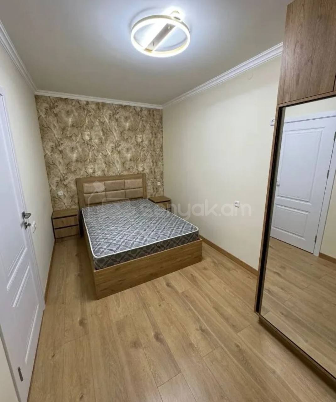 3 Սենյականոց Բնակարան Քարե Շենքում, 50քմ, 3/5 հարկ, Կապիտալ Վերանորոգված, Կահավորված