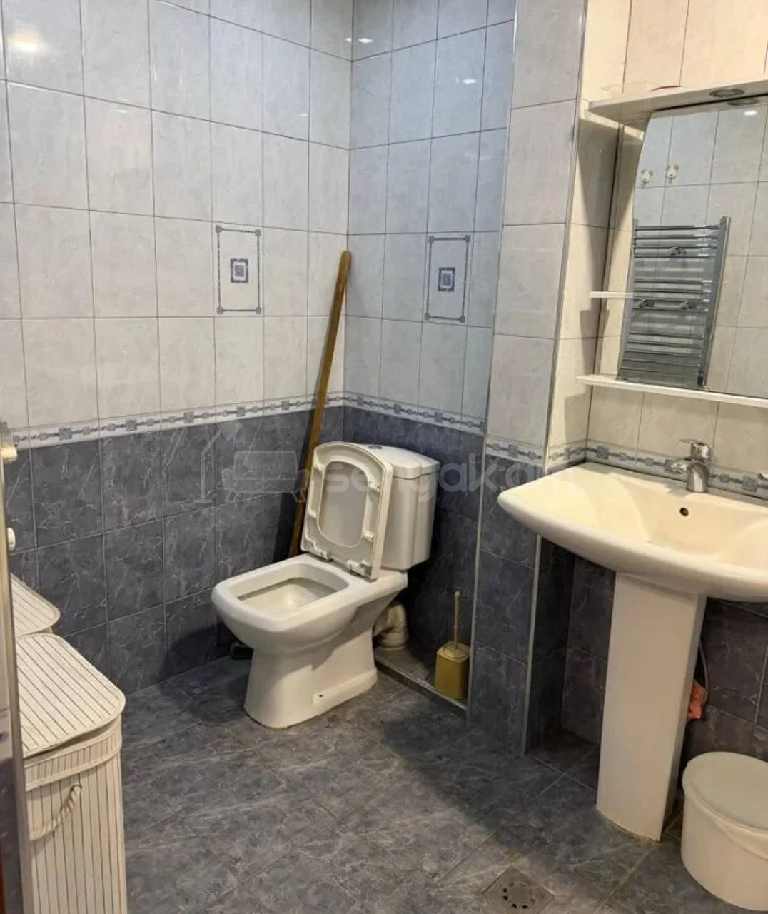 3 Սենյականոց Բնակարան Քարե Շենքում, 80քմ, 2/5 հարկ, Կապիտալ Վերանորոգված, Կահավորված