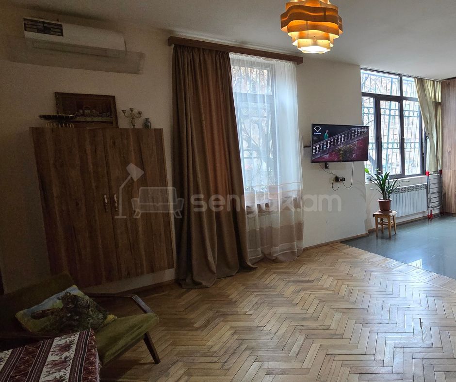 2 Սենյականոց Բնակարան Քարե Շենքում, 48քմ, 2/4 հարկ, Կոսմետիկ Վերանորոգված, Կահավորված, Արևկող